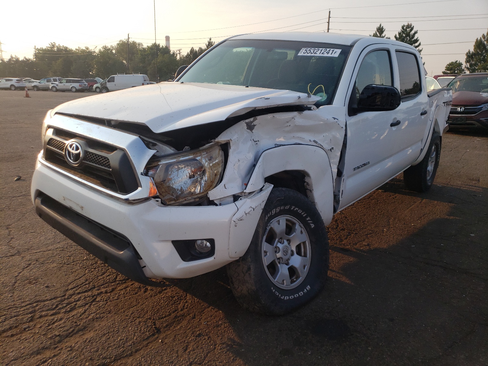 Photo 2 from auction – 2015 TOYOTA TACOMA DOU with VIN 3TMLU4EN6FM170432