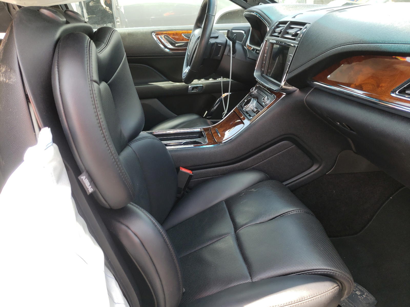 Photo 5 from auction – 2018 LINCOLN CONTINENTA with VIN 1LN6L9HK2J5603883