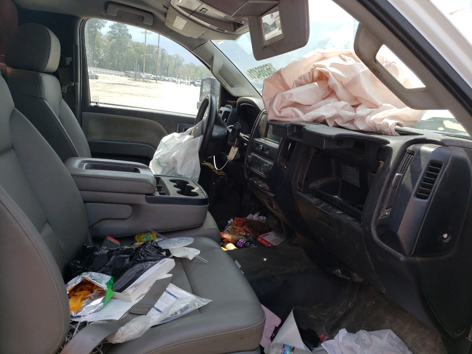 Photo 5 from auction – 2016 CHEVROLET SILVERADO with VIN 1GC3CYCG0GZ318962
