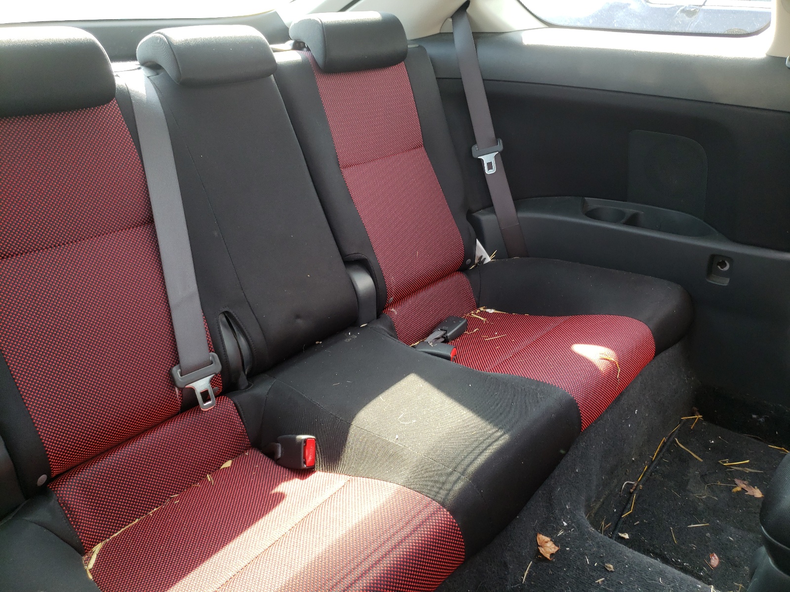 Photo 6 from auction – 2009 TOYOTA SCION TC with VIN JTKDE167X90301068