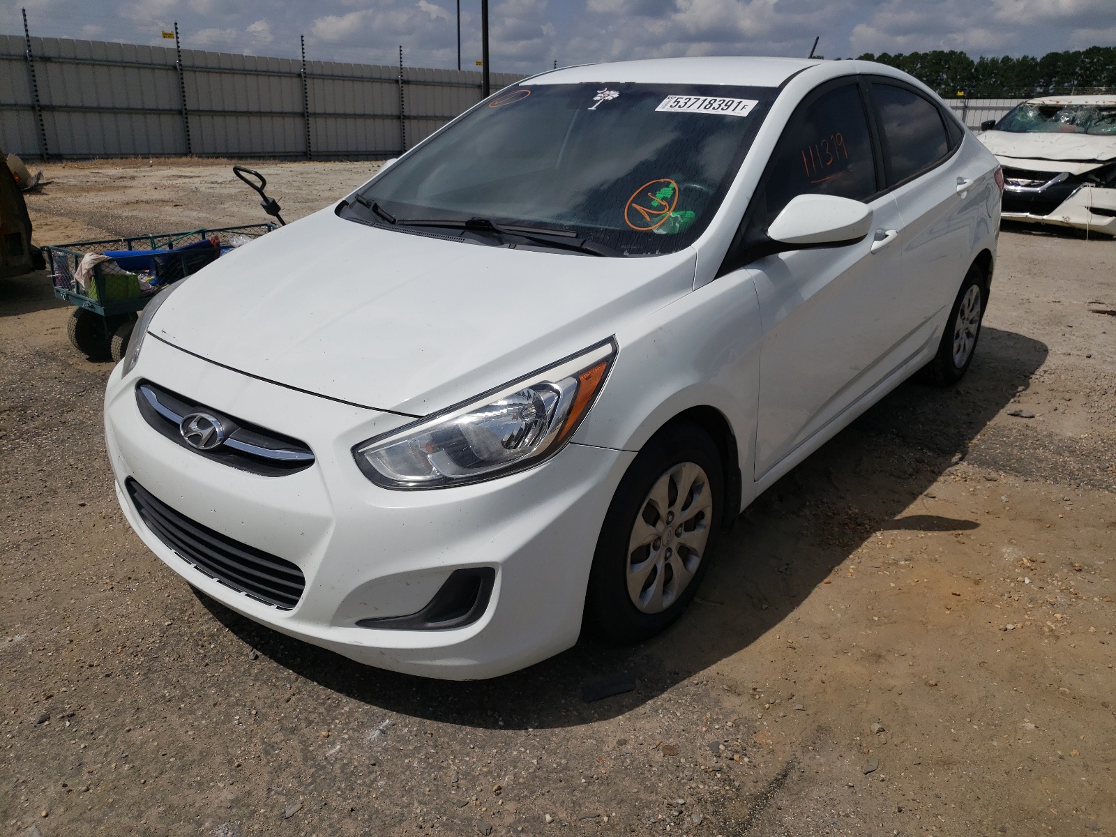 Photo 2 from auction – 2015 HYUNDAI ACCENT GLS with VIN KMHCT4AE5FU809111