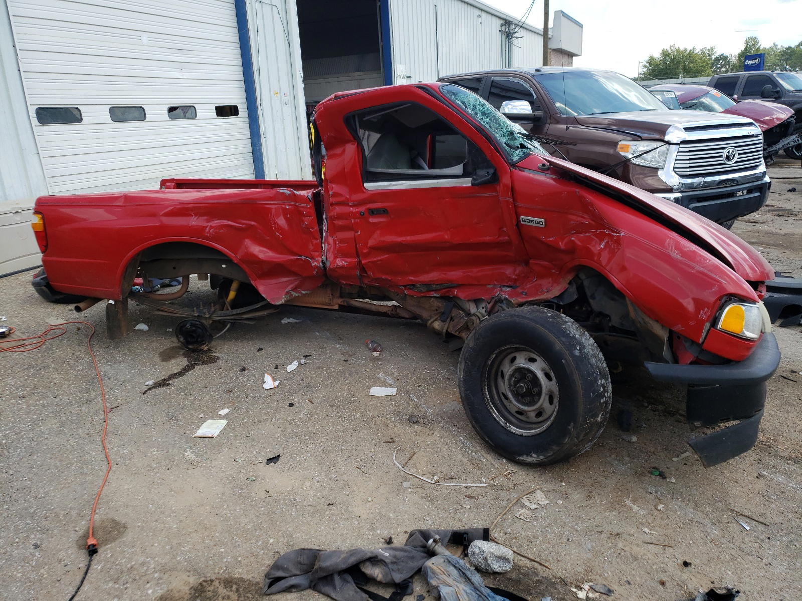 MAZDA B2500 2001 with VIN 4F4YR12C61TM05809 - Photo from auction