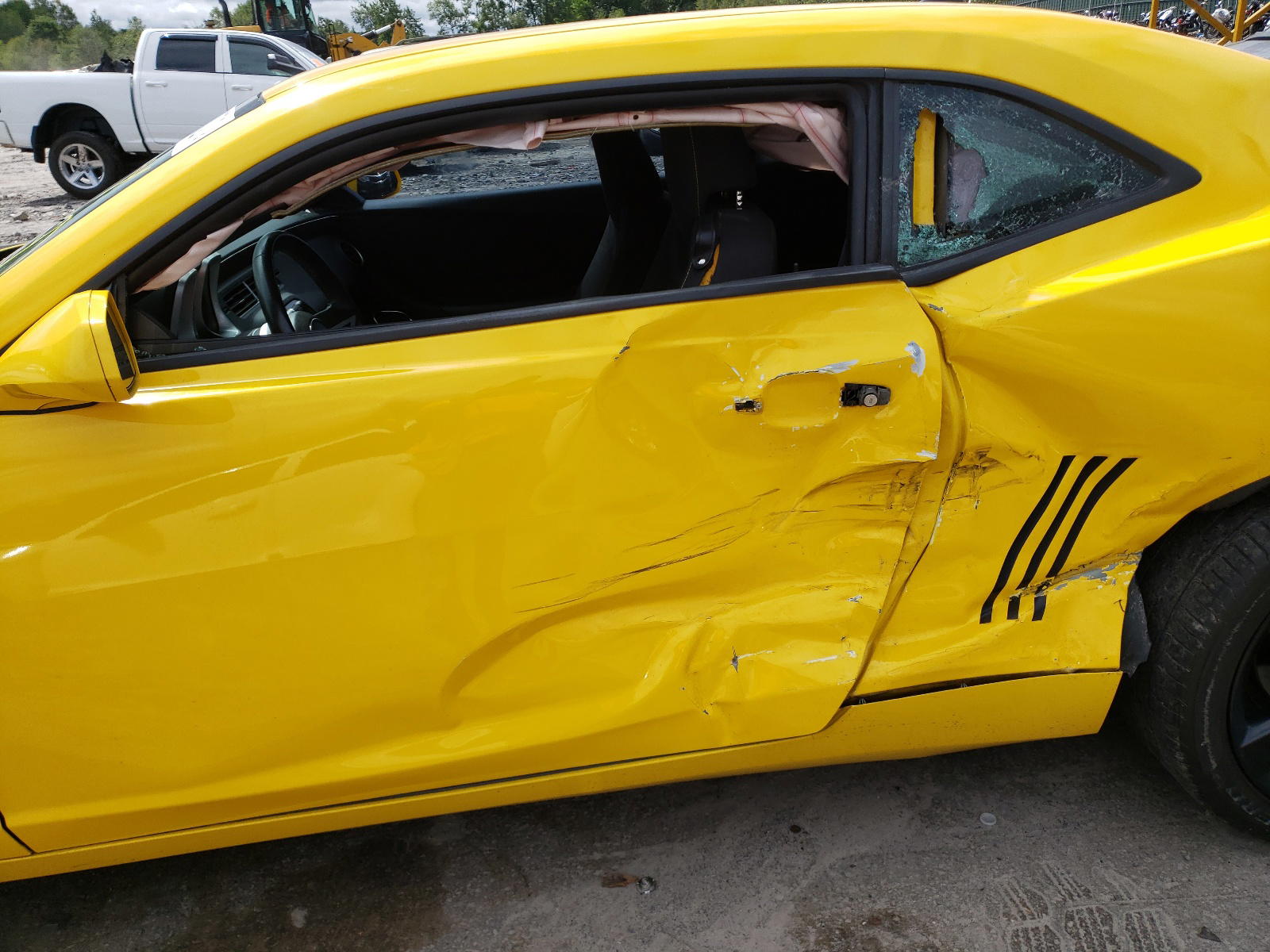 Photo 9 from auction – 2011 CHEVROLET CAMARO LT with VIN 2G1FB1ED4B9126966