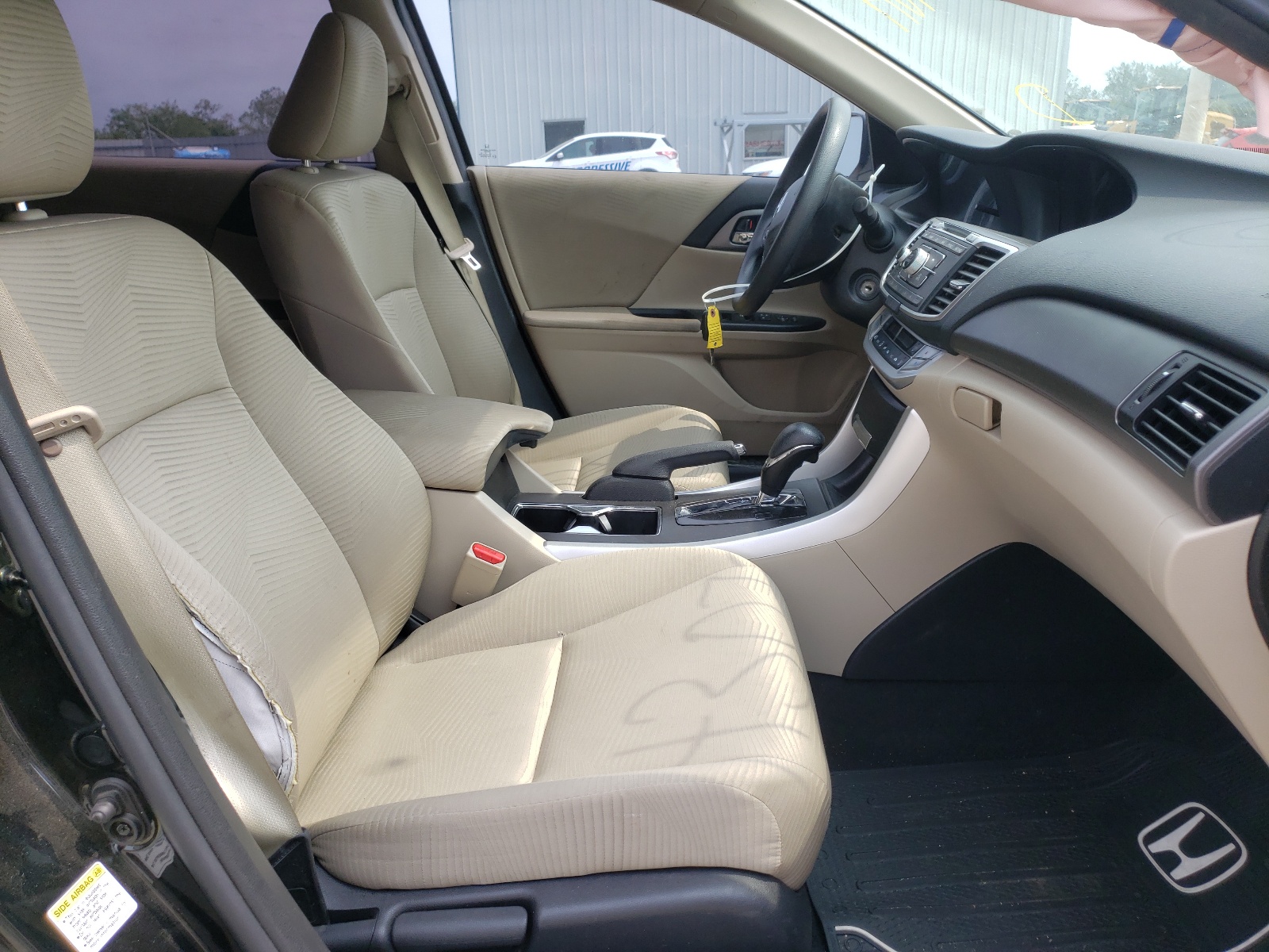 Photo 5 from auction – 2015 HONDA ACCORD LX with VIN 1HGCR2F38FA143072