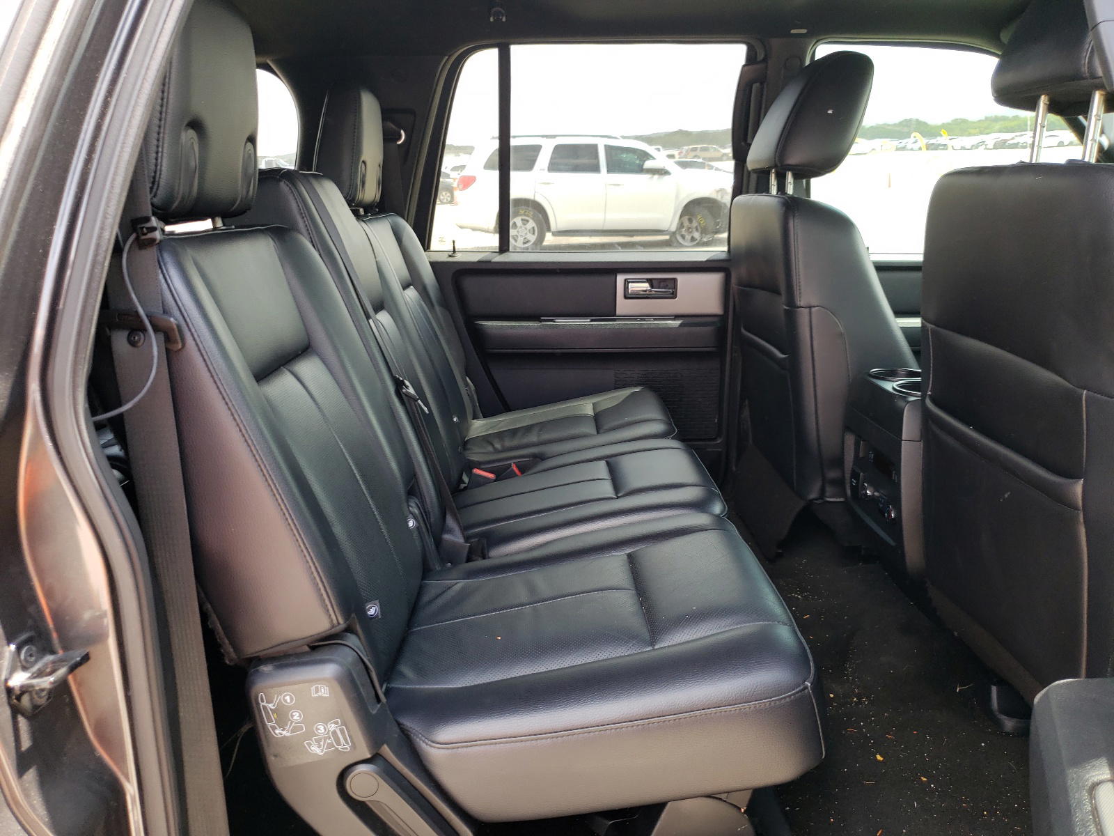 Photo 6 from auction – 2017 FORD EXPEDITION with VIN 1FMJK1HT0HEA38891