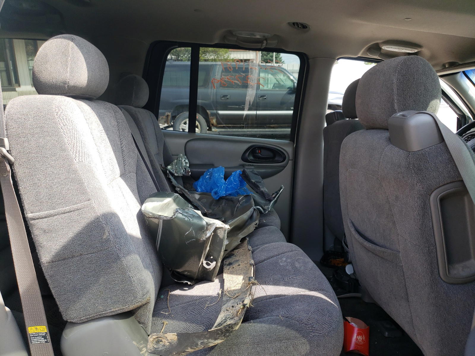 Photo 6 from auction – 2004 CHEVROLET TRAILBLAZE with VIN 1GNET16S546133570