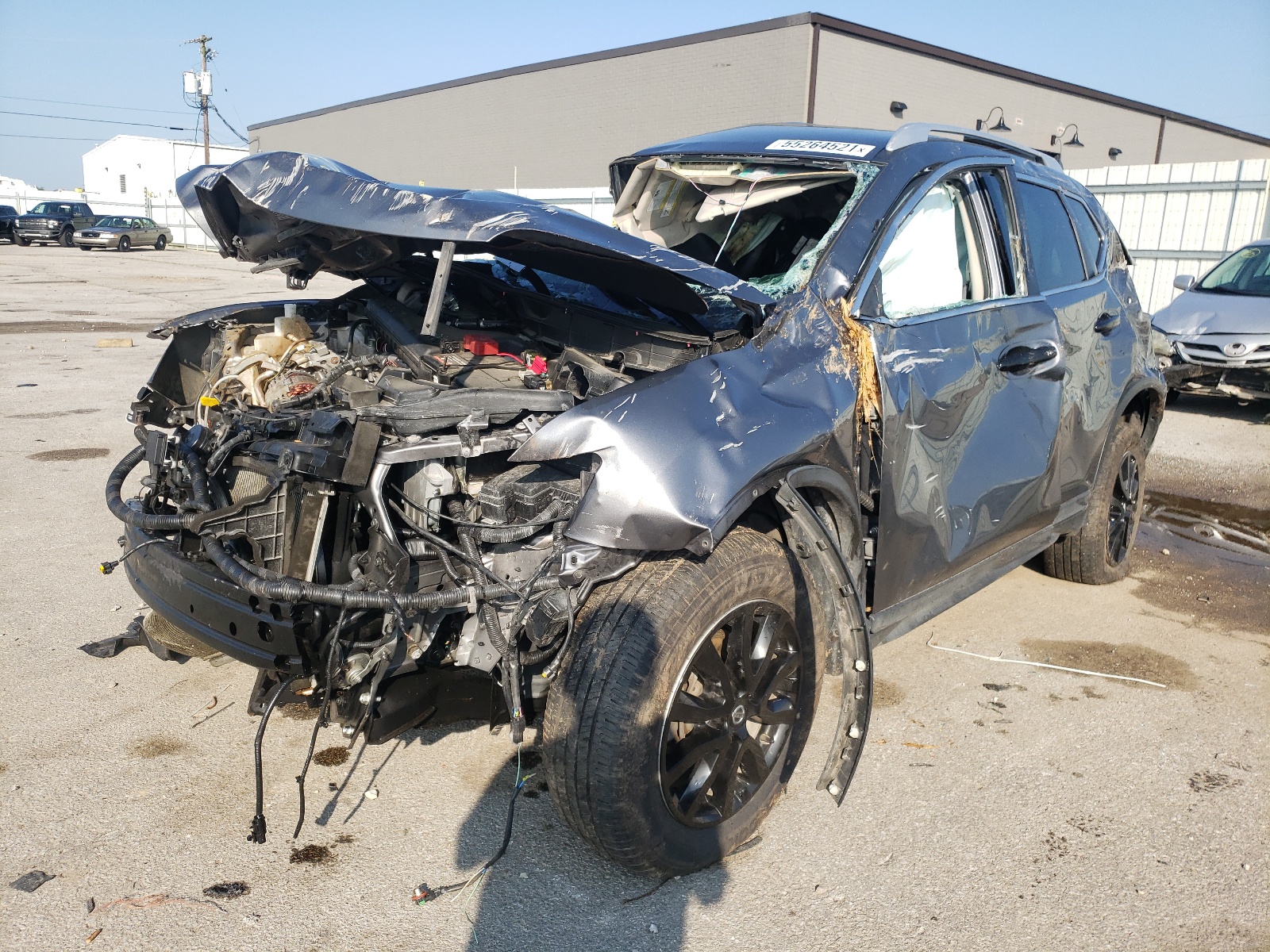 Photo 2 from auction – 2019 NISSAN ROGUE S with VIN KNMAT2MV8KP519997