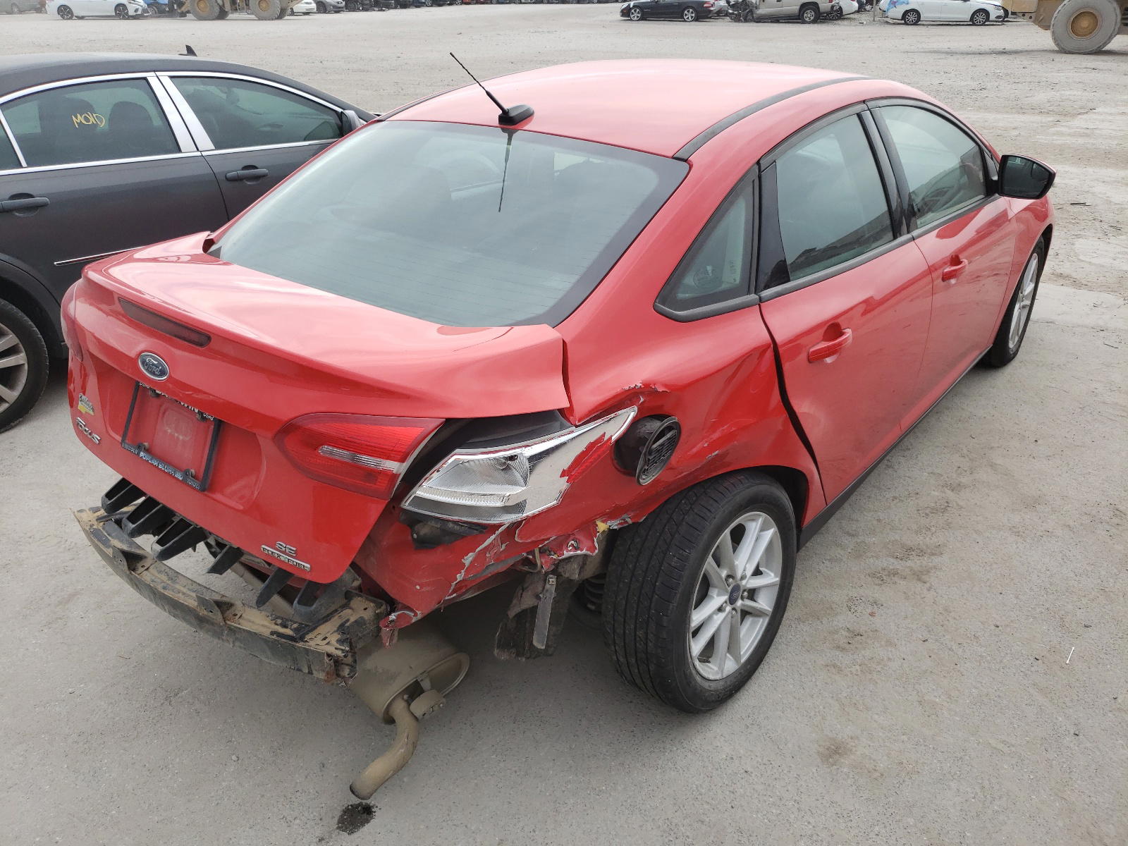 Photo 4 from auction – 2015 FORD FOCUS SE with VIN 1FADP3F20FL276215