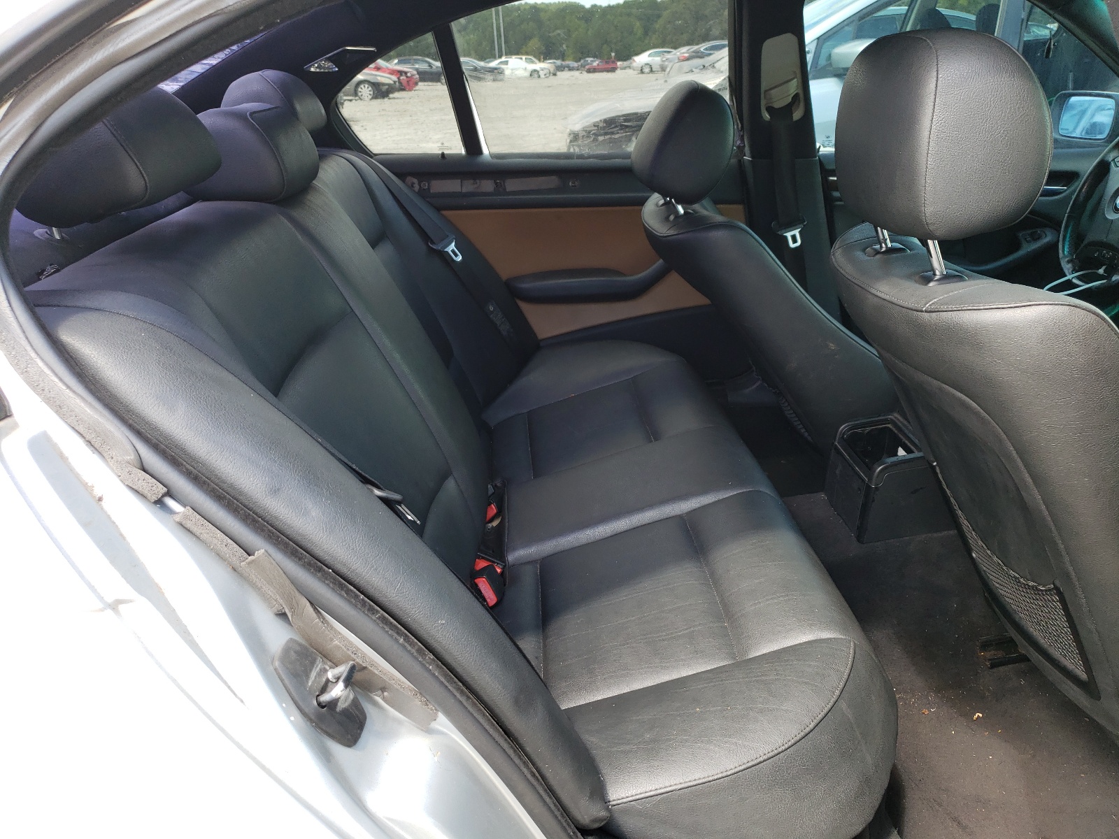 Снимка 6 от търг – 2003 BMW 325 XI с VIN WBAEU33473PM55933