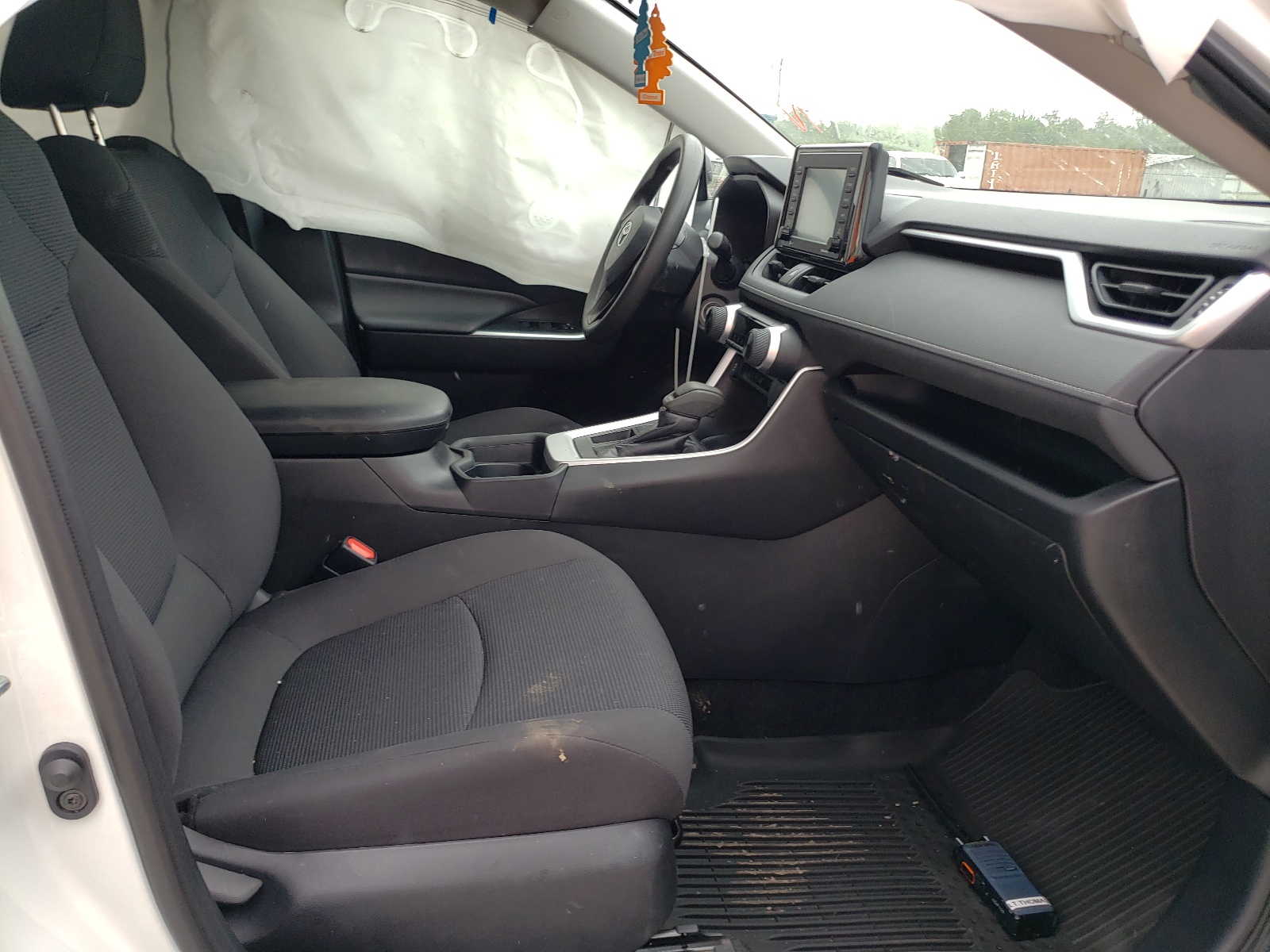 Photo 5 from auction – 2020 TOYOTA RAV4 LE with VIN 2T3H1RFV3LC046771