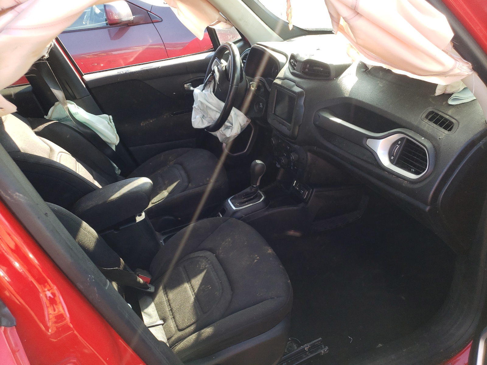 Photo 5 from auction – 2018 JEEP RENEGADE L with VIN ZACCJABB1JPH58018