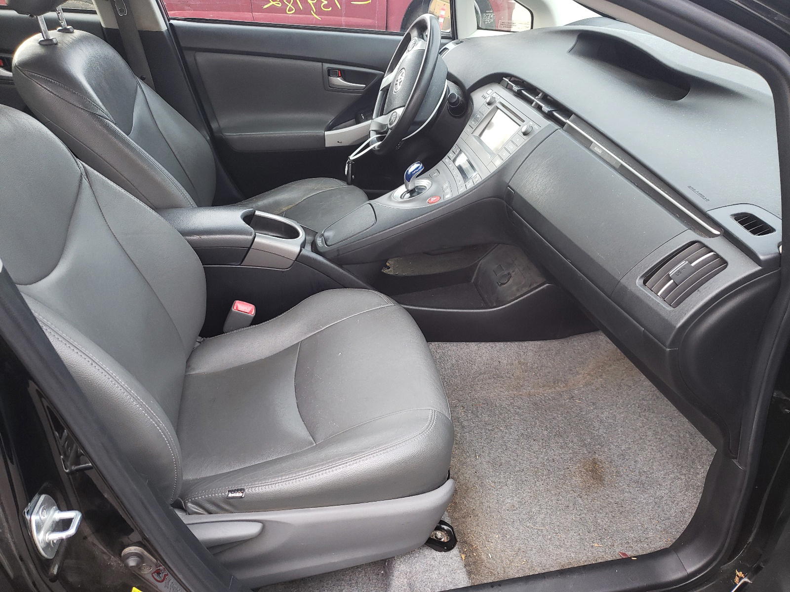 Photo 5 from auction – 2012 TOYOTA PRIUS with VIN JTDKN3DU2C1564658