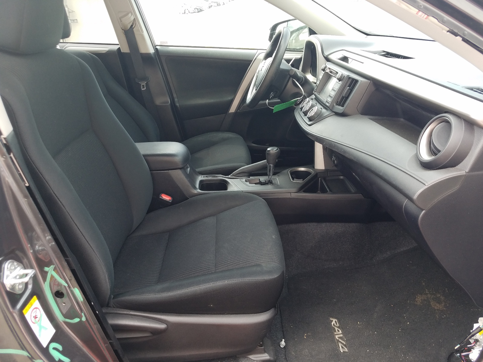 Photo 5 from auction – 2016 TOYOTA RAV4 LE with VIN 2T3ZFREVXGW267280