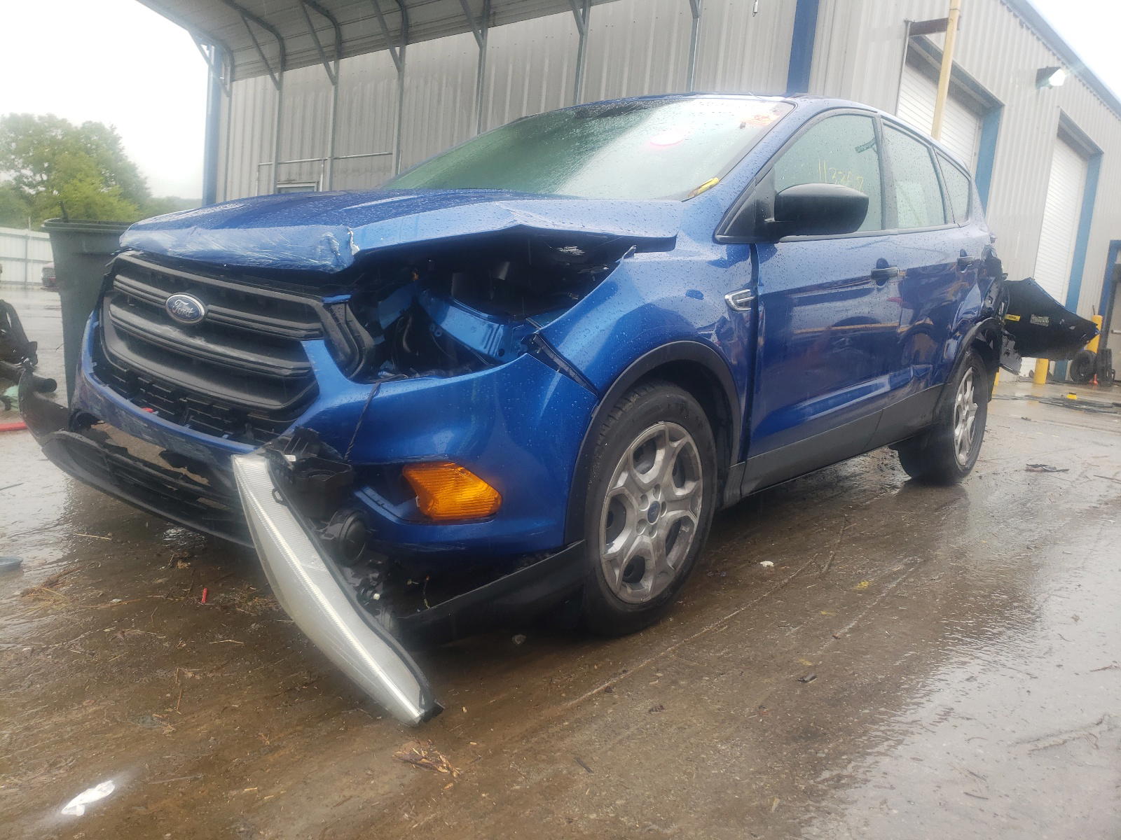 Photo 2 from auction – 2017 FORD ESCAPE S with VIN 1FMCU0F72HUB49080