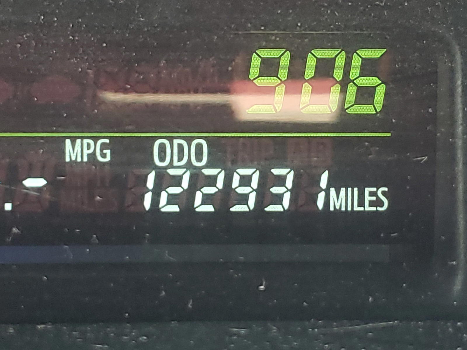 Photo 8 from auction – 2014 TOYOTA PRIUS V with VIN JTDZN3EU2E3363069