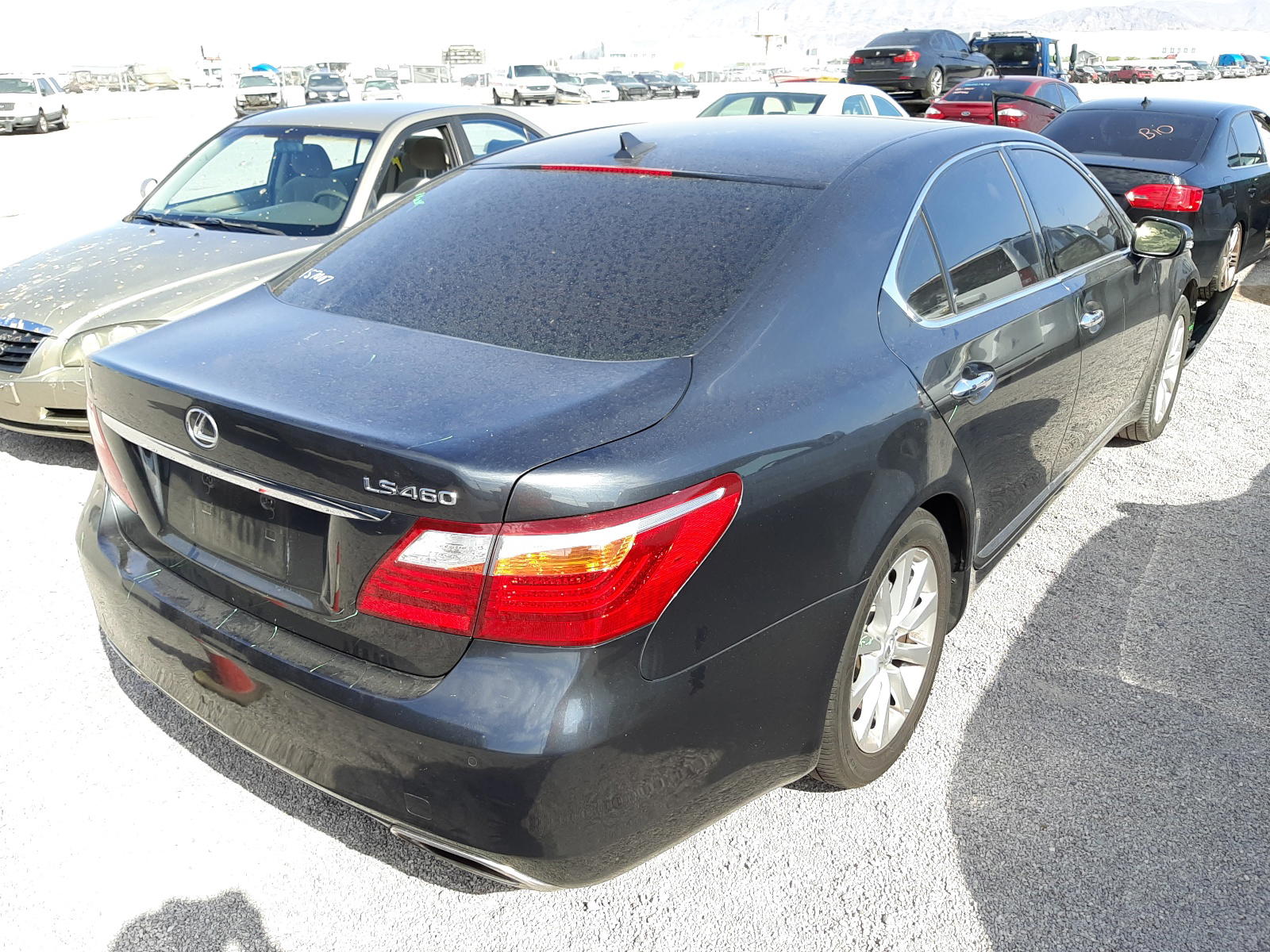 Photo 4 from auction – 2011 LEXUS LS 460 with VIN JTHBL5EF3B5106909