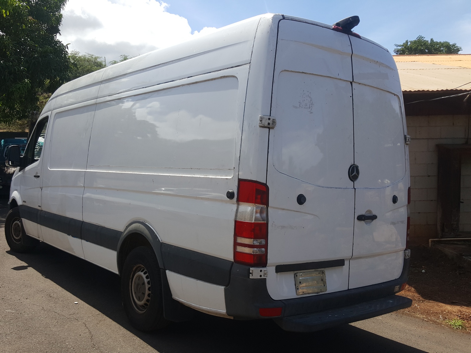 Photo 3 from auction – 2015 MERCEDES-BENZ SPRINTER 2 with VIN WD3PE8DC8F5964192