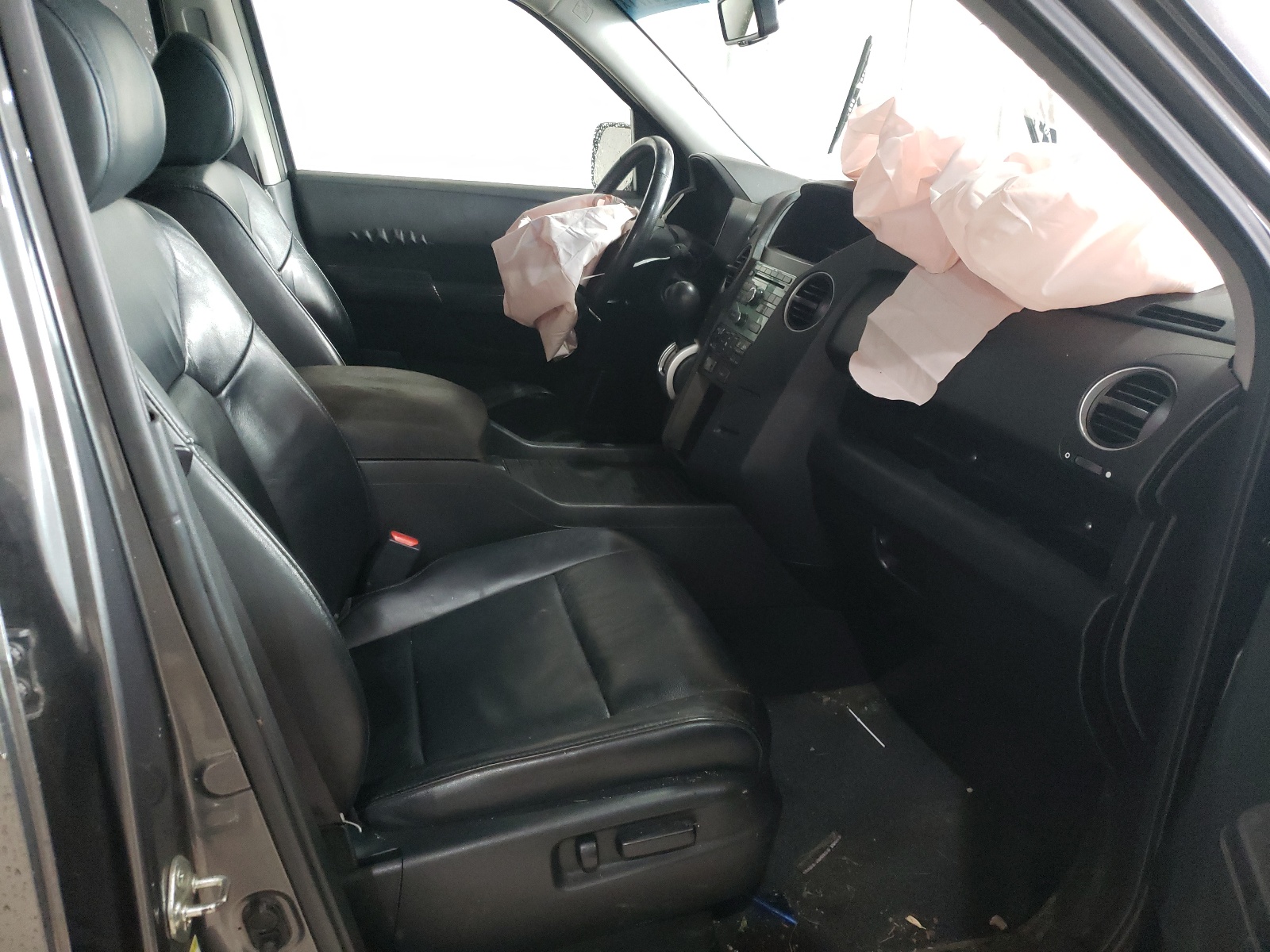 Photo 5 from auction – 2010 HONDA PILOT EXL with VIN 5FNYF4H56AB029708