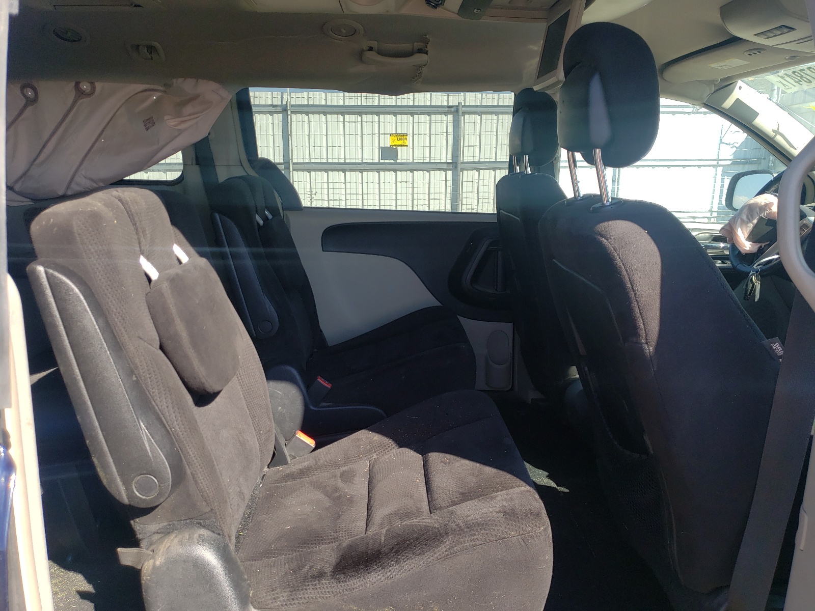 Photo 6 from auction – 2014 CHRYSLER TOWN & COU with VIN 2C4RC1BG6ER400446