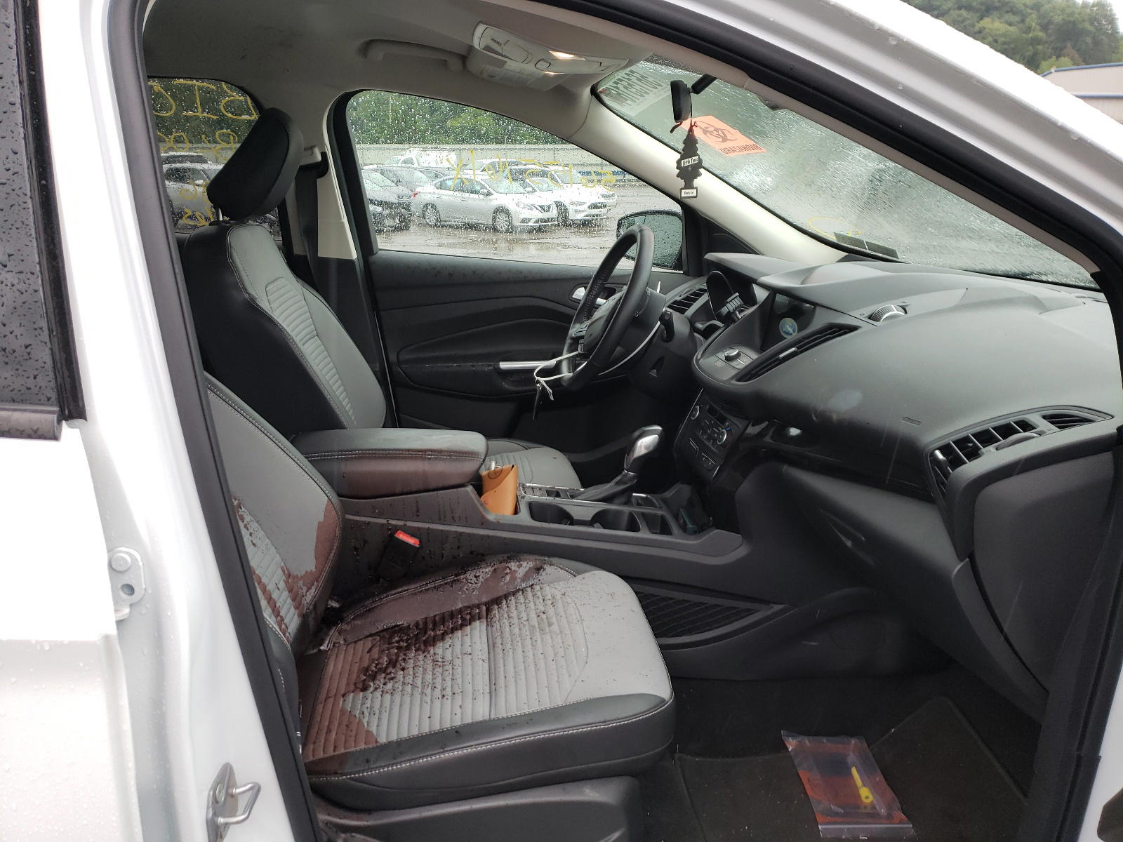 Photo 5 from auction – 2019 FORD ESCAPE SE with VIN 1FMCU9GD2KUB76103