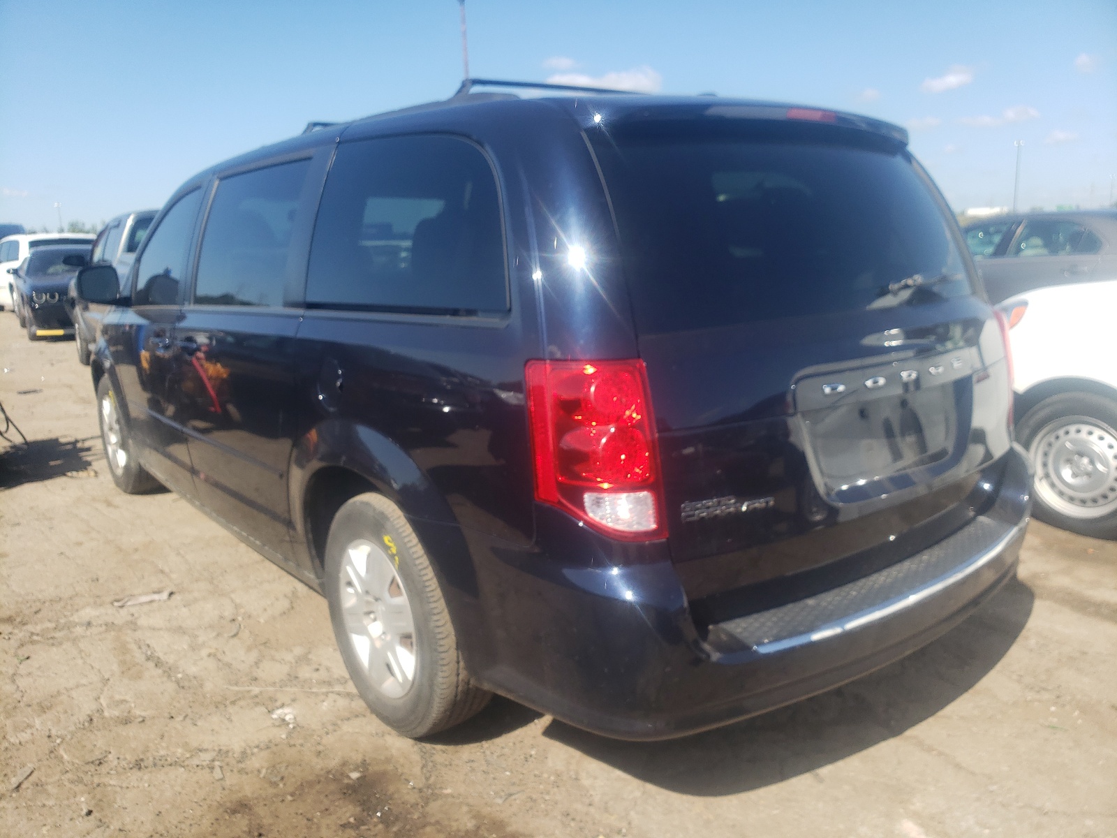 Photo 3 from auction – 2011 DODGE GRAND CARA with VIN 2D4RN4DG2BR730477