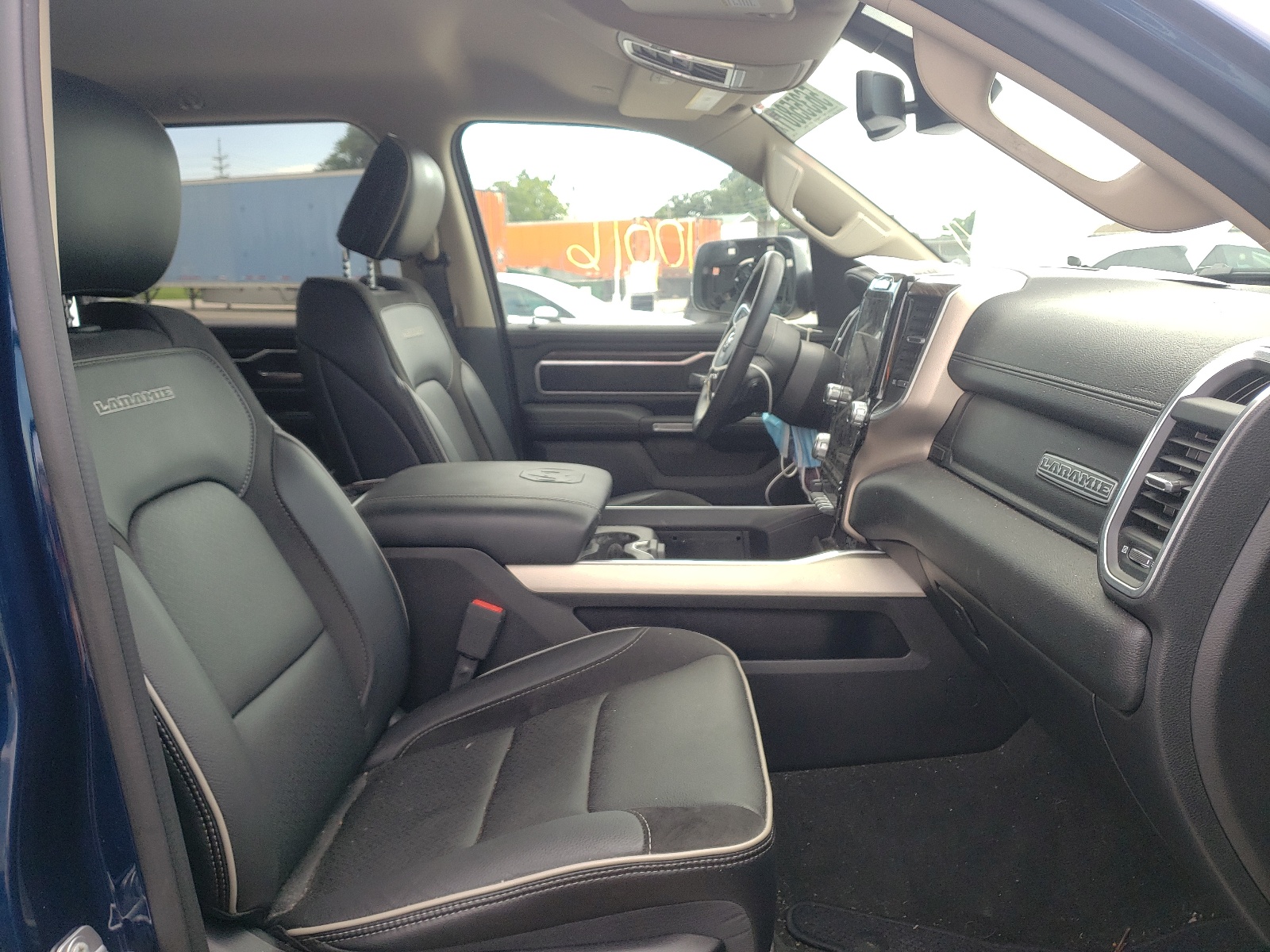 Photo 5 from auction – 2020 RAM 1500 LARAM with VIN 1C6SRFRM8LN258465