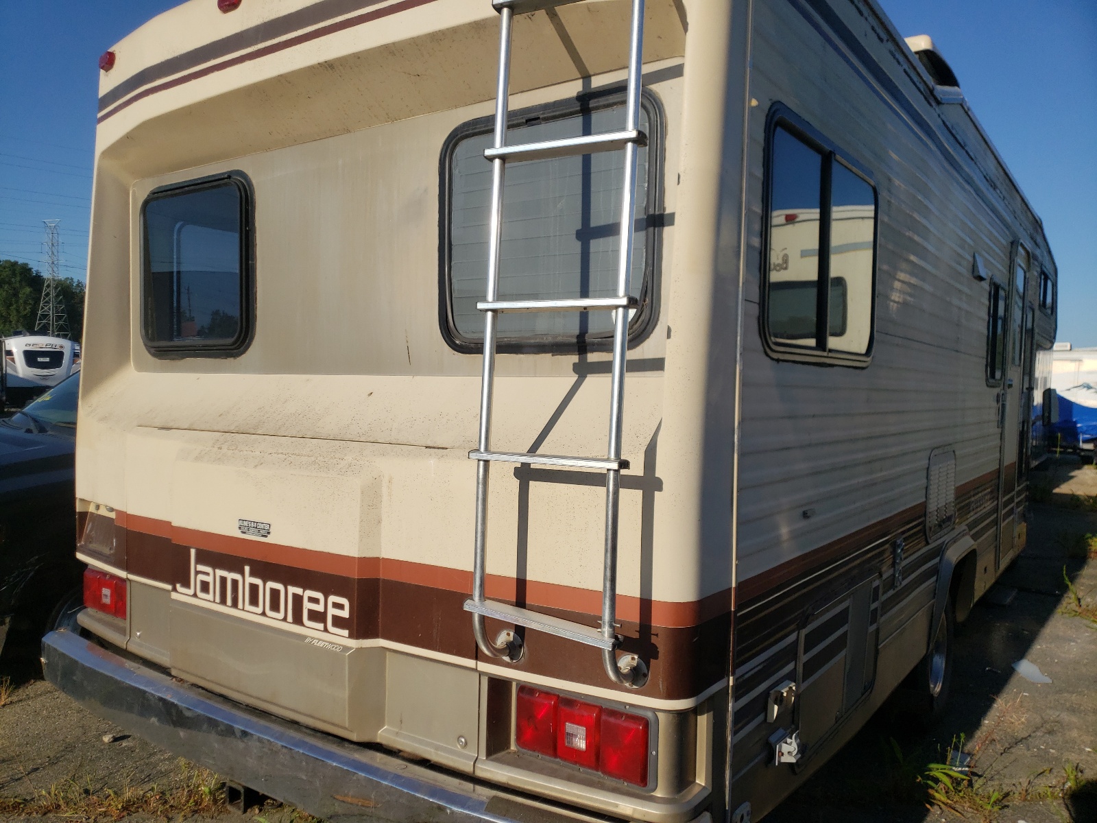 Photo 4 from auction – 1987 FLEETWOOD JAMBOREE with VIN 1FDKE30L8HHB45365