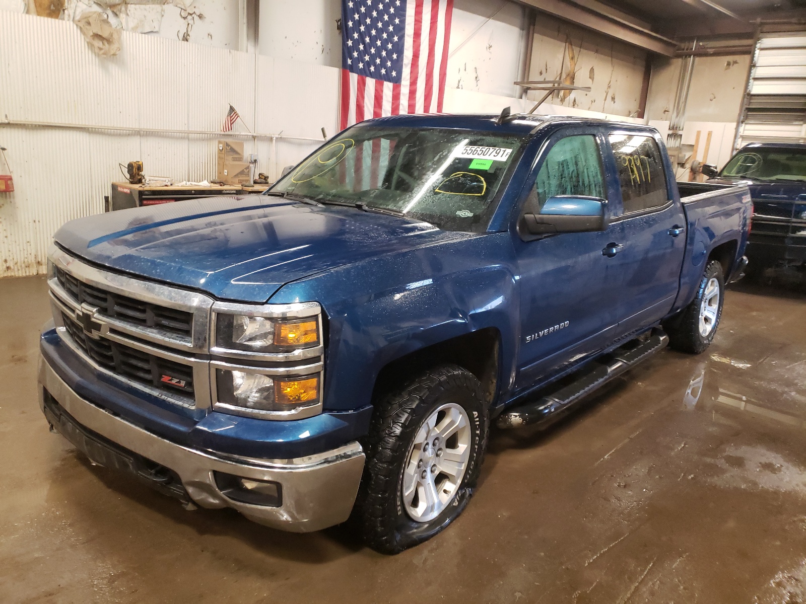 صورة رقم 2 من المزاد - 2015 CHEVROLET SILVERADO مع VIN 3GCUKREC9FG261599