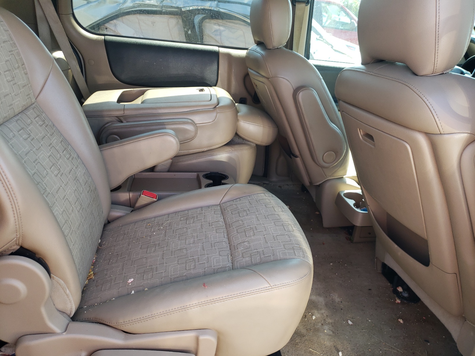 Photo 6 from auction – 2006 SATURN RELAY 2 with VIN 5GZDV03L66D107305