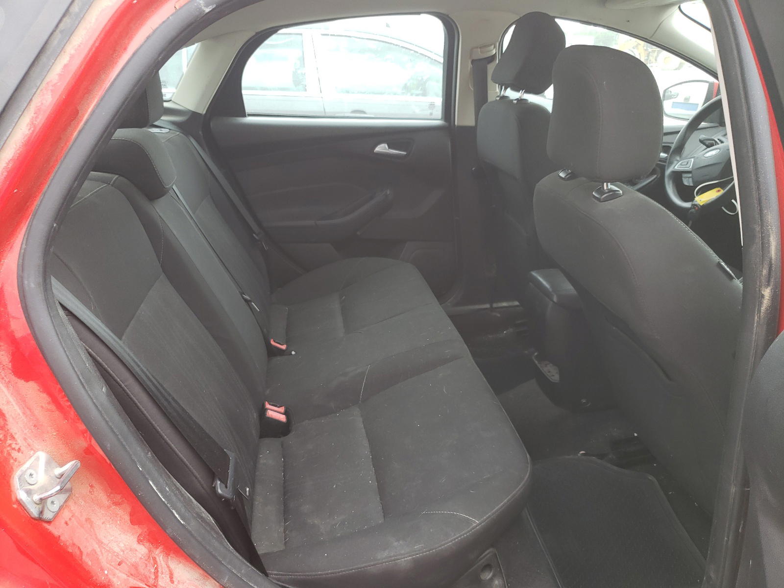 Photo 6 from auction – 2015 FORD FOCUS SE with VIN 1FADP3F20FL276215