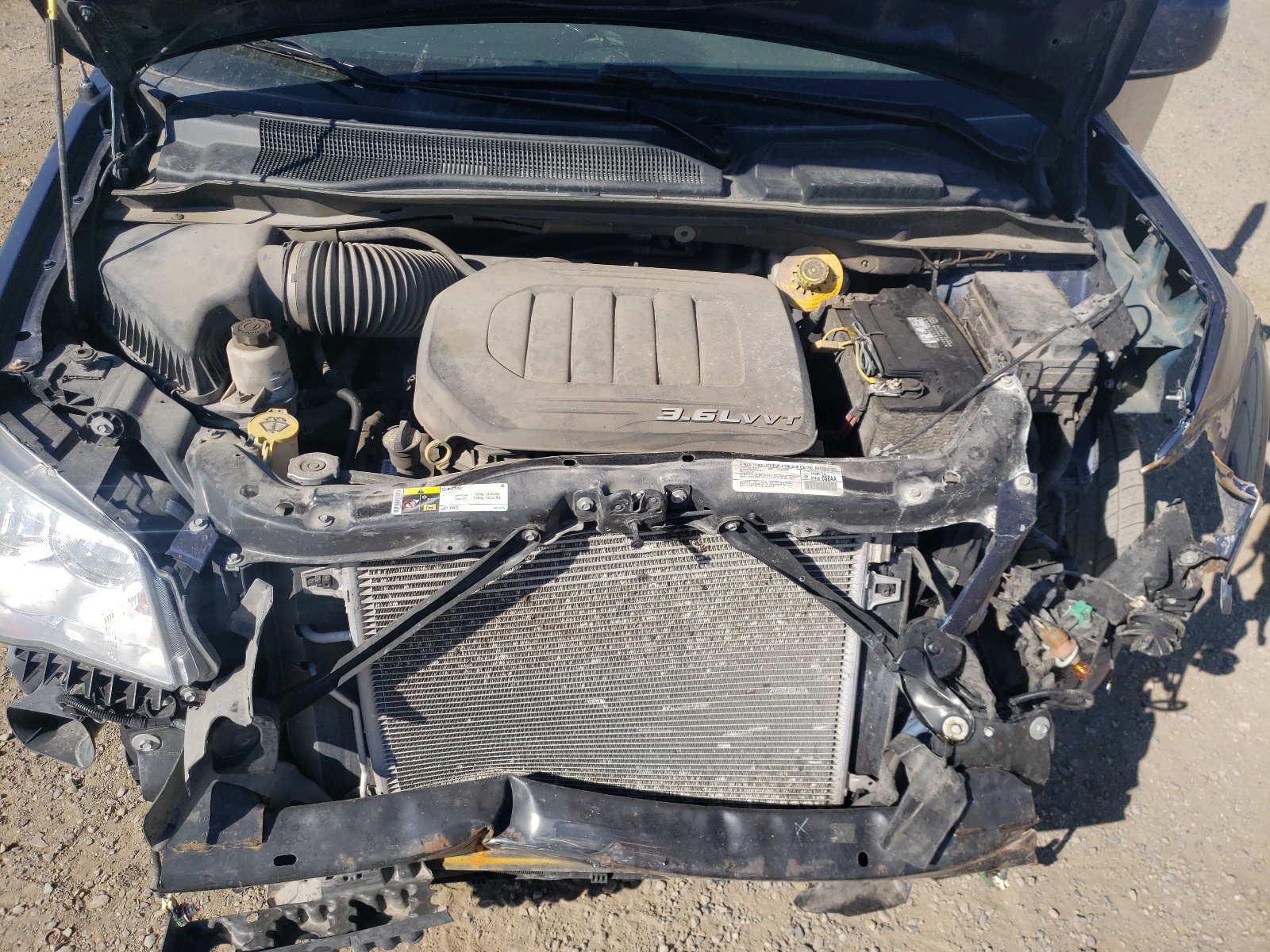 Photo 7 from auction – 2014 CHRYSLER TOWN & COU with VIN 2C4RC1BG6ER400446