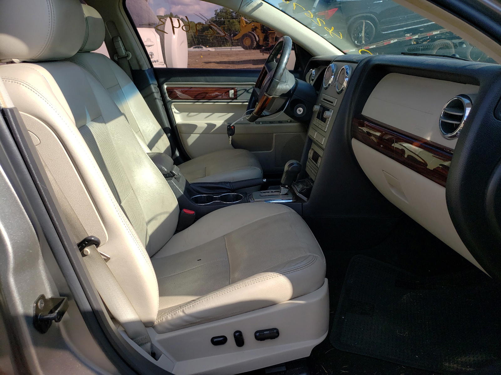 Photo 5 from auction – 2008 LINCOLN MKZ with VIN 3LNHM26TX8R626831
