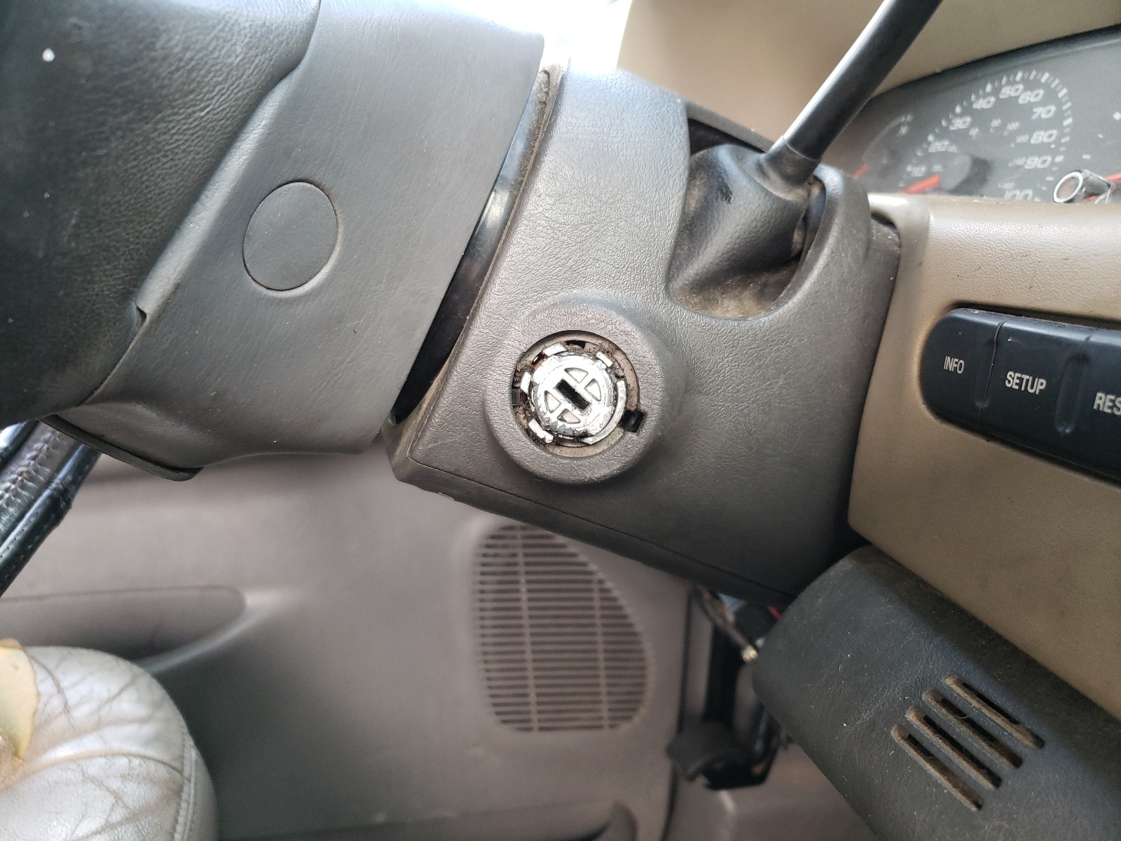 Photo 9 from auction – 2003 FORD F250 SUPER with VIN 1FTNW20P53EB54403