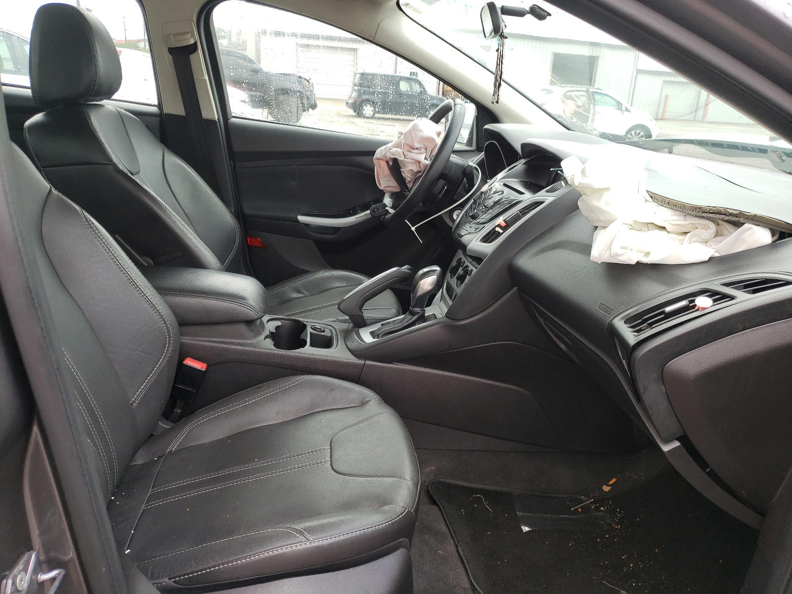 Photo 5 from auction – 2013 FORD FOCUS SE with VIN 1FADP3F24DL114410