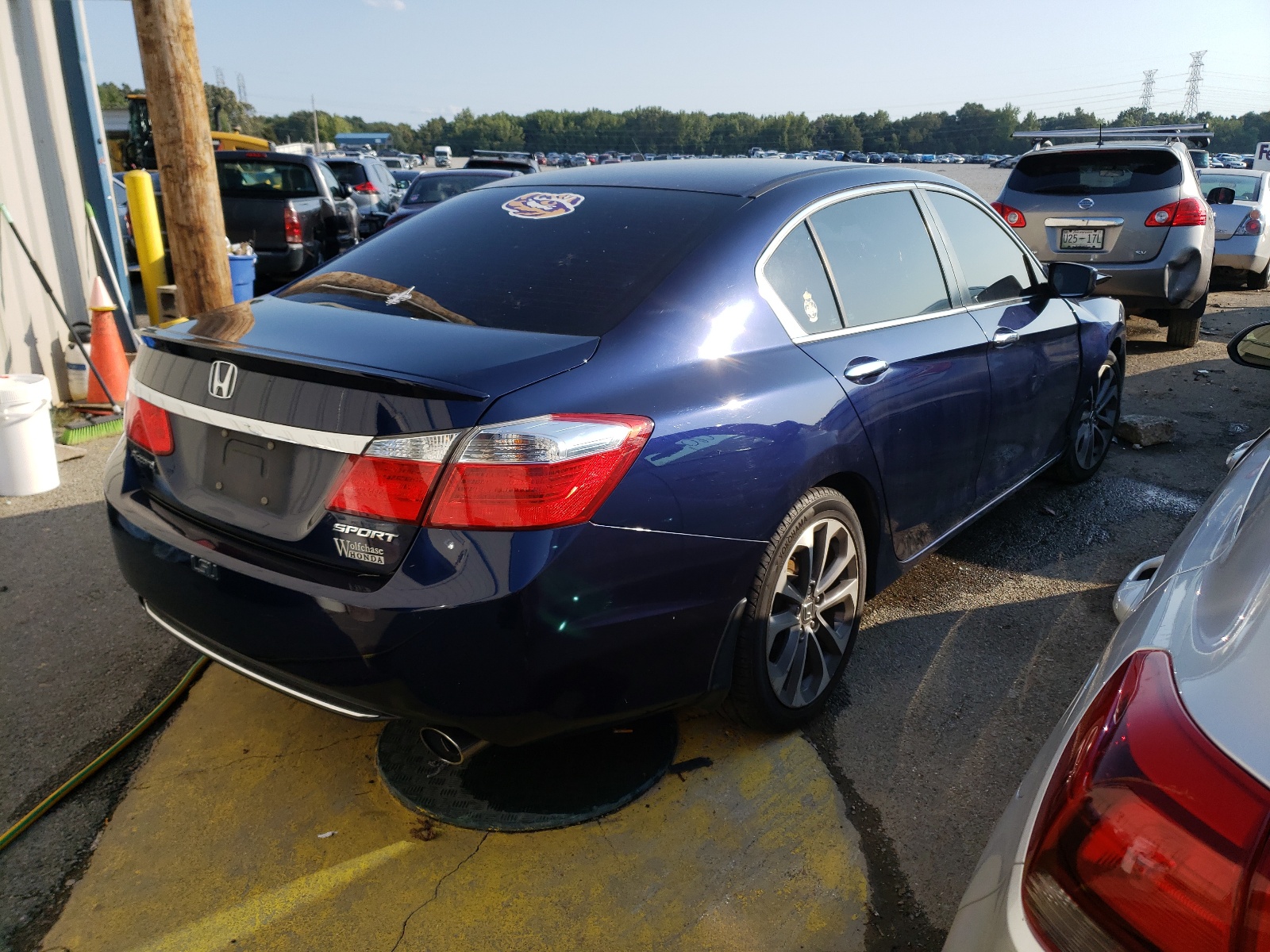 Photo 4 from auction – 2015 HONDA ACCORD SPO with VIN 1HGCR2F59FA044598