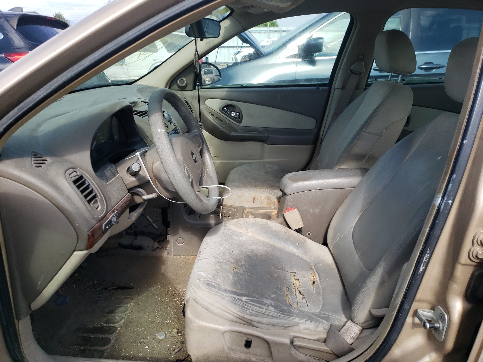 Photo 5 from auction – 2004 CHEVROLET MALIBU with VIN 1G1ZS52F64F249172