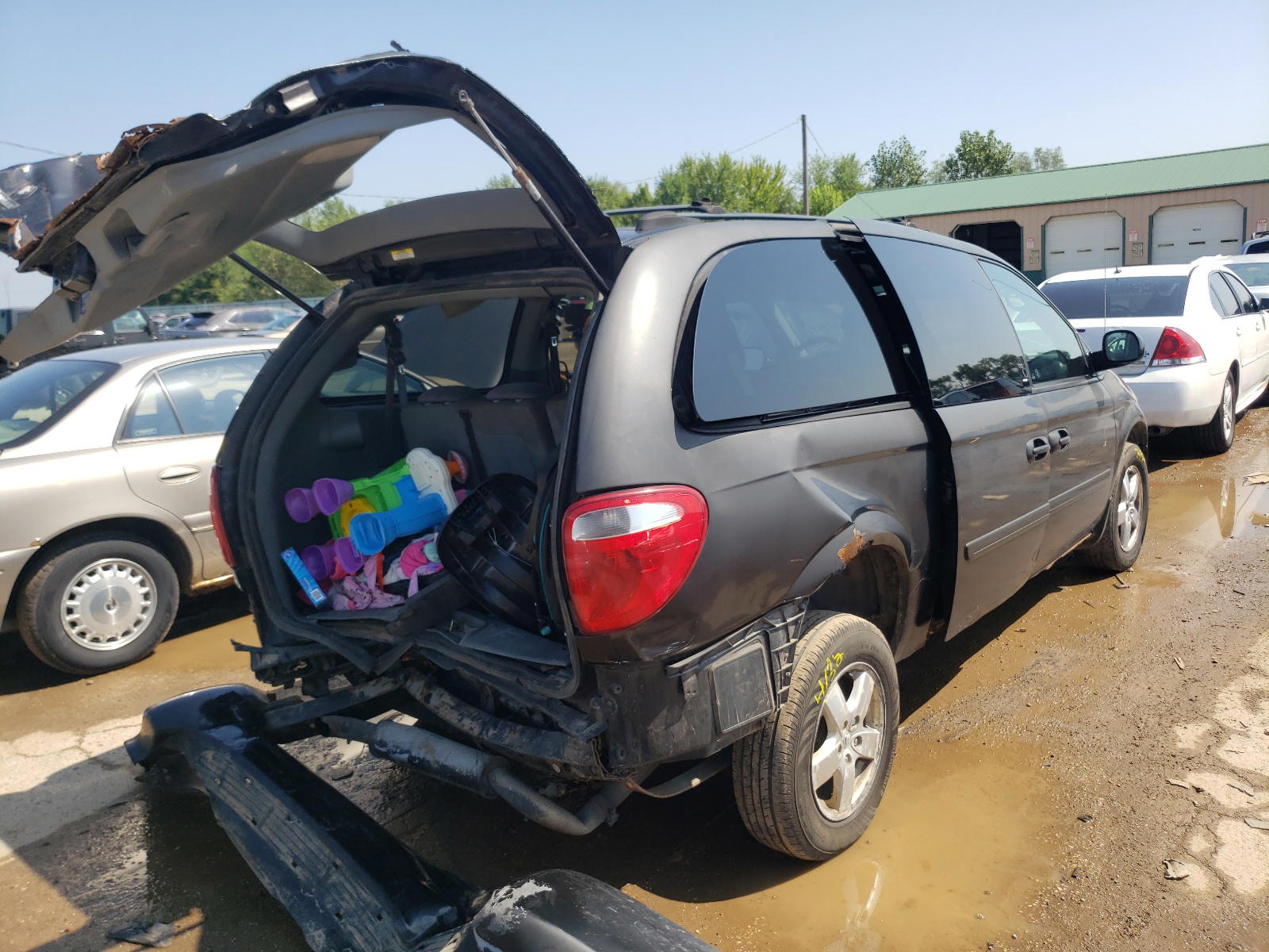 Photo 4 from auction – 2005 DODGE GRAND CARA with VIN 2D4GP44L85R498924
