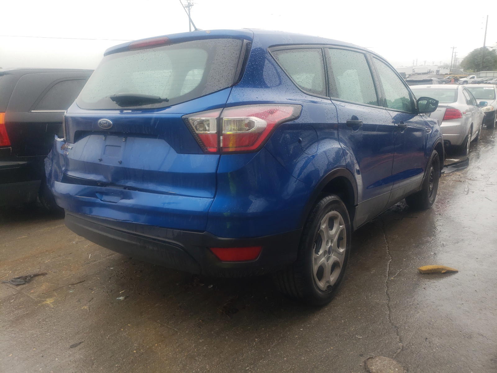 Photo 4 from auction – 2017 FORD ESCAPE S with VIN 1FMCU0F72HUB49080