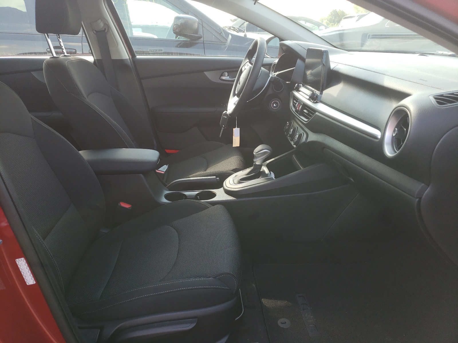 Photo 5 from auction – 2021 KIA FORTE FE with VIN 3KPF24AD7ME371716