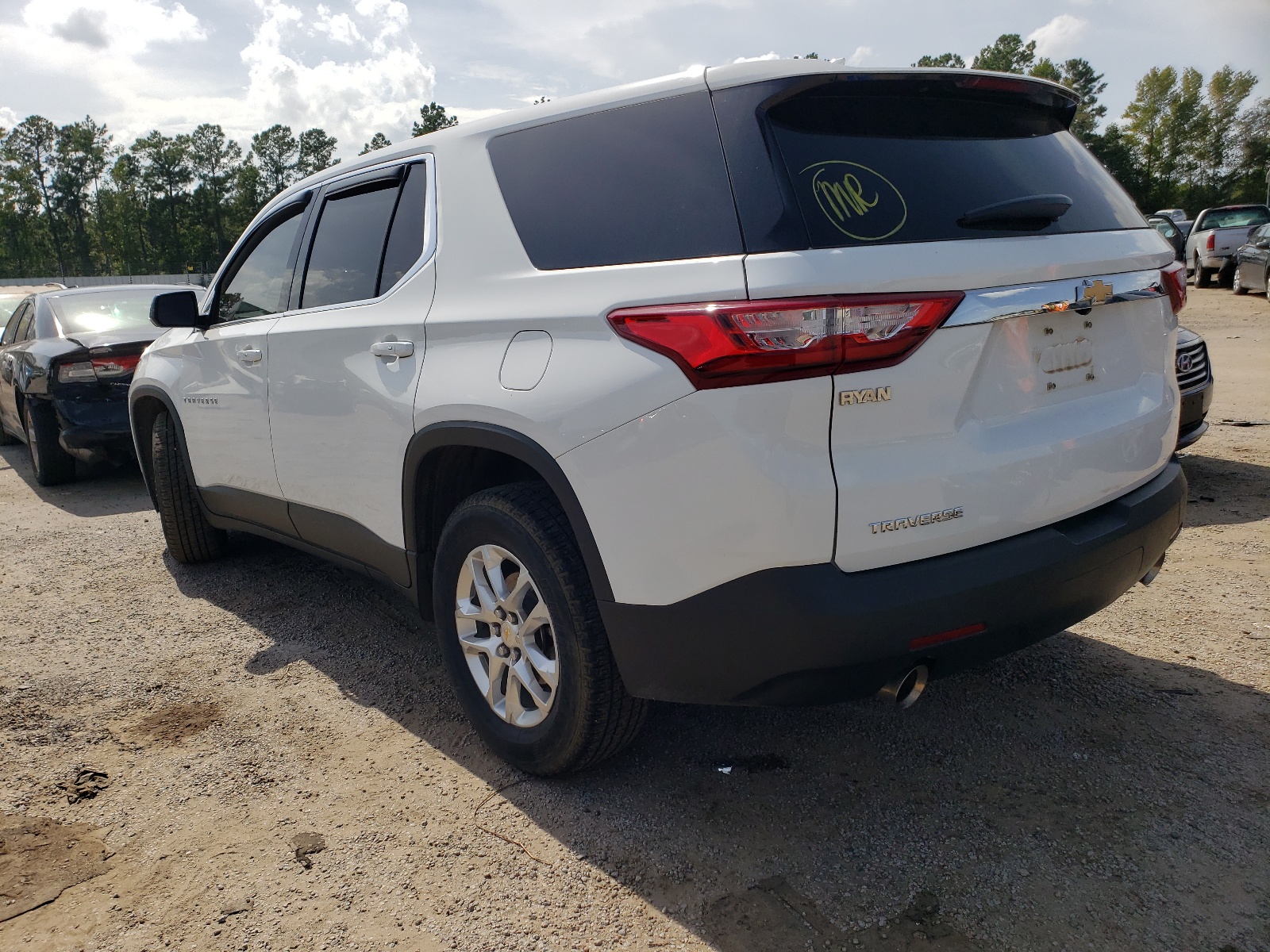 Photo 3 from auction – 2019 CHEVROLET TRAVERSE L with VIN 1GNERFKW6KJ182744