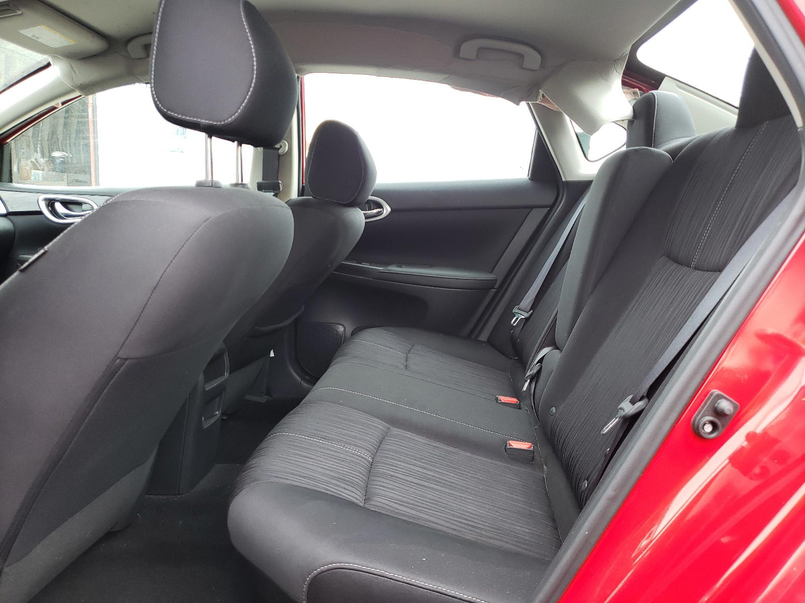 Photo 6 from auction – 2017 NISSAN SENTRA S with VIN 3N1AB7AP3HL709087