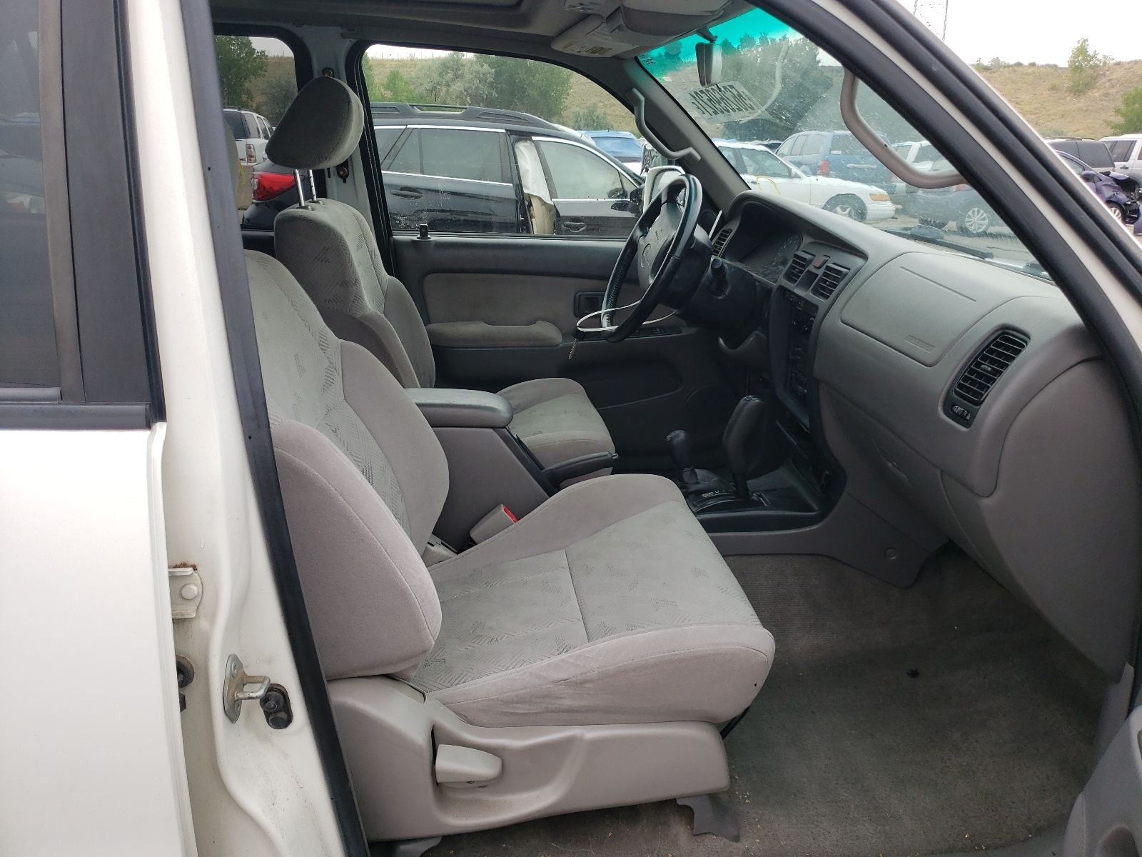 Photo 5 from auction – 2001 TOYOTA 4RUNNER SR with VIN JT3HN86R019053355