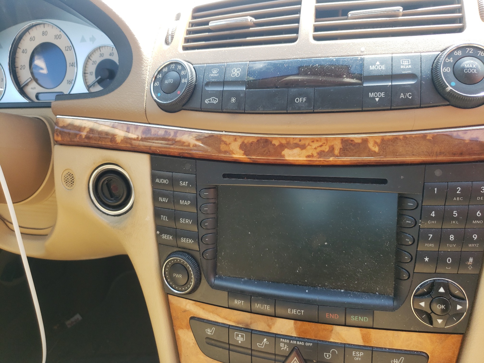 Photo 9 from auction – 2008 MERCEDES-BENZ E 350 with VIN WDBUF56X08B220075