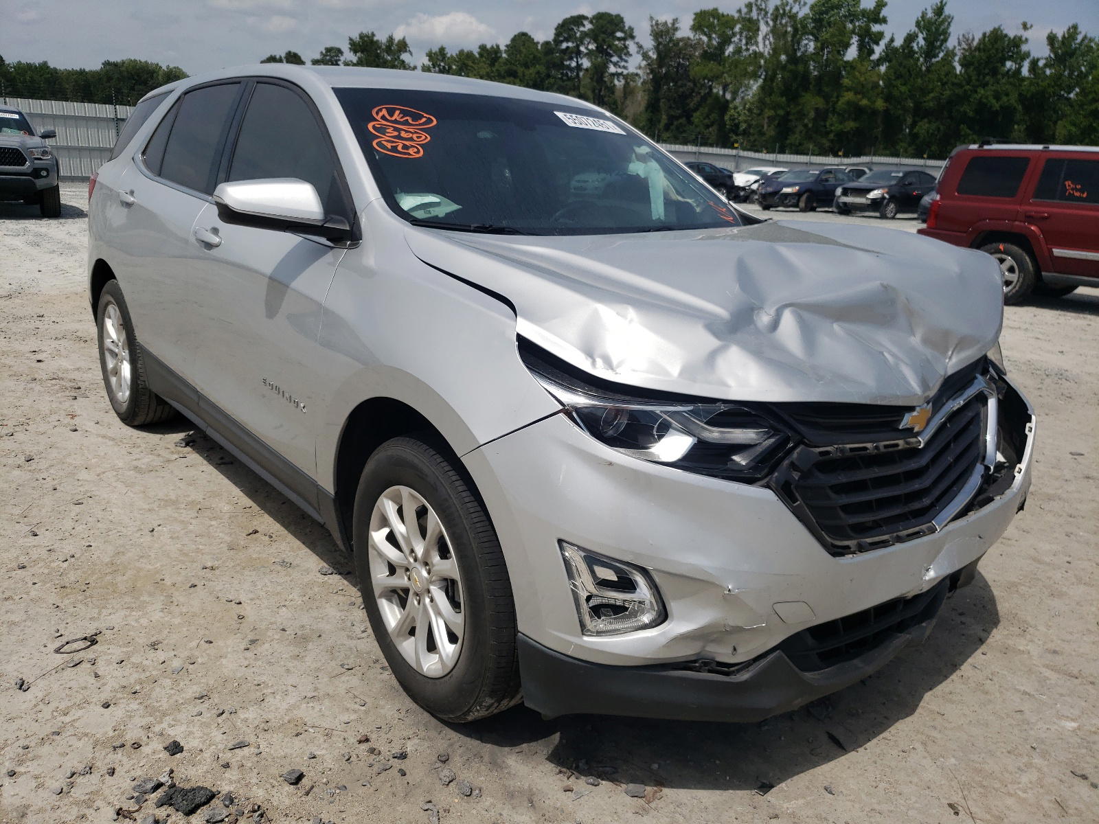 CHEVROLET EQUINOX LT 2018 with VIN 2GNAXJEV2J6262080 - Photo from auction