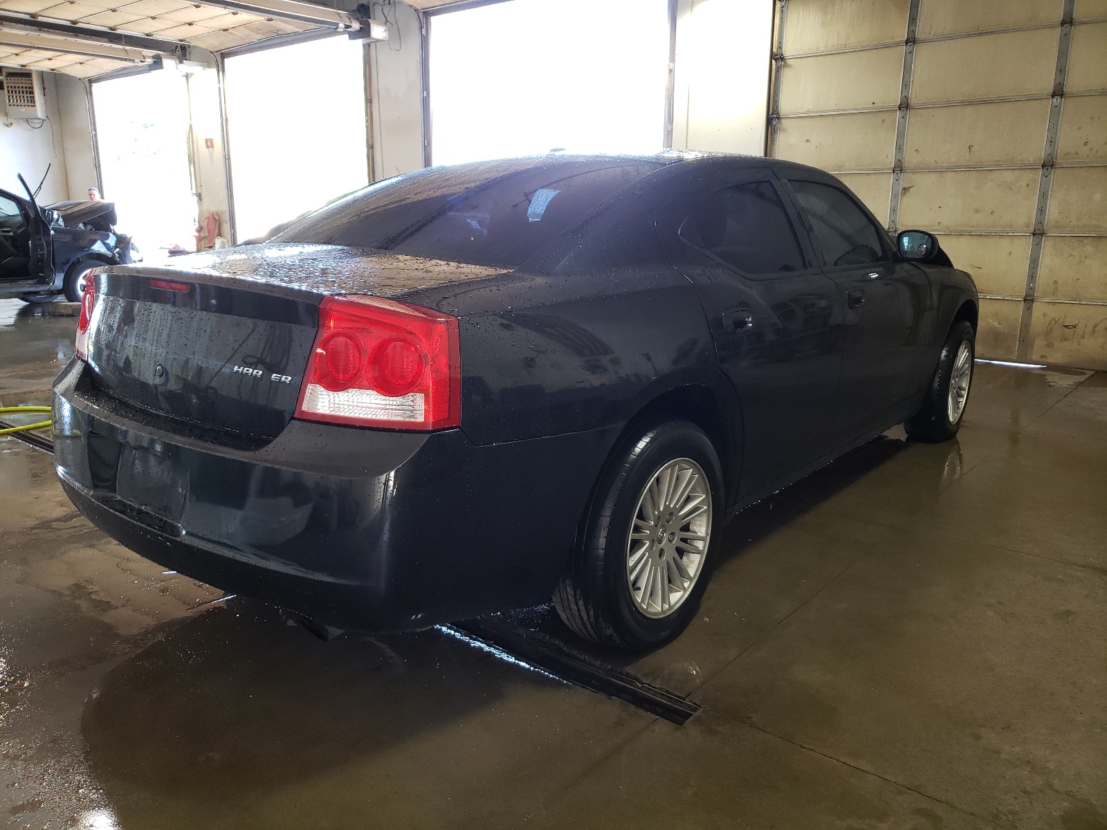 Photo 4 from auction – 2010 DODGE CHARGER with VIN 2B3CK4CV5AH274184