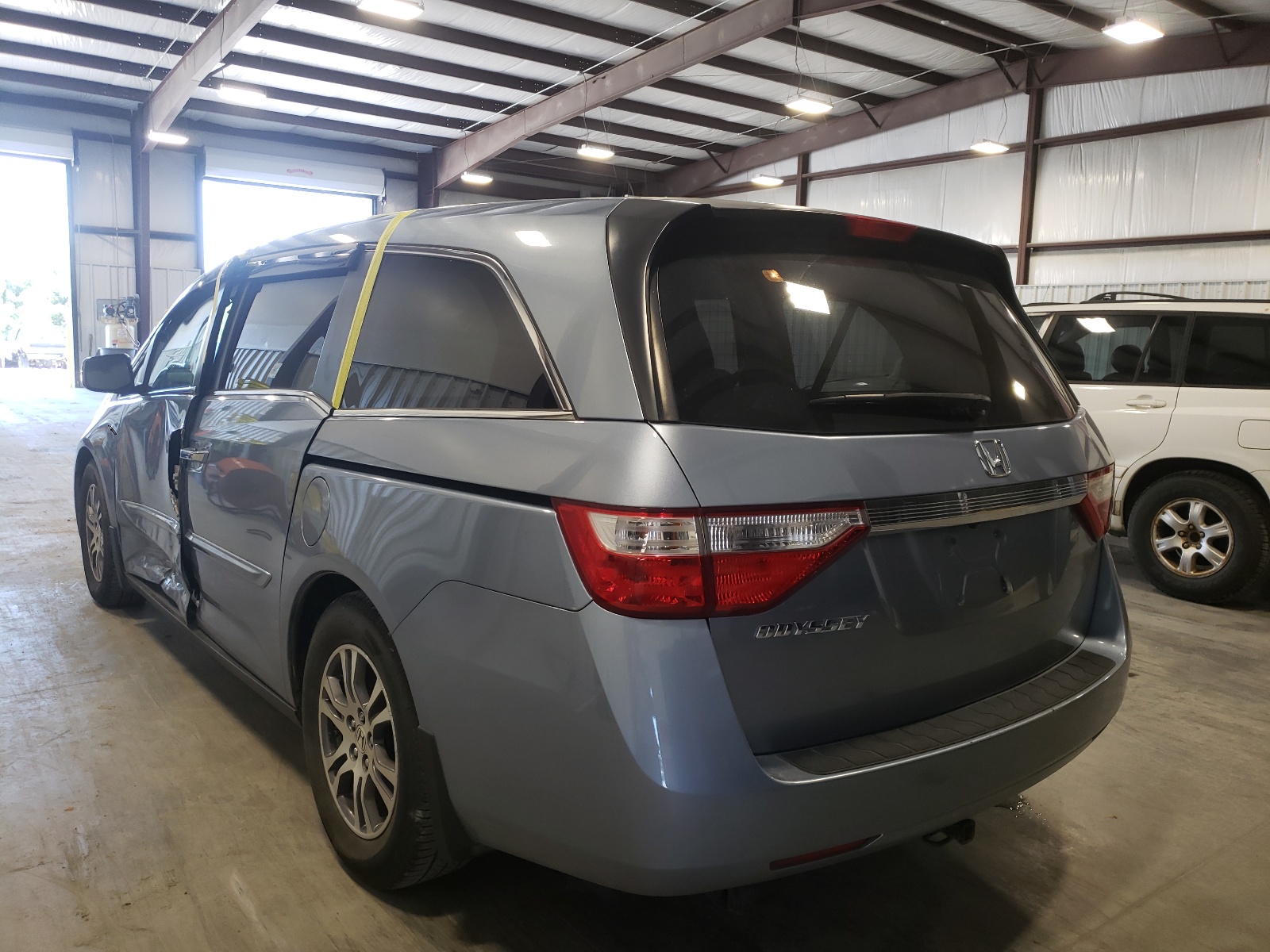 Photo 3 from auction – 2013 HONDA ODYSSEY EX with VIN 5FNRL5H45DB089218