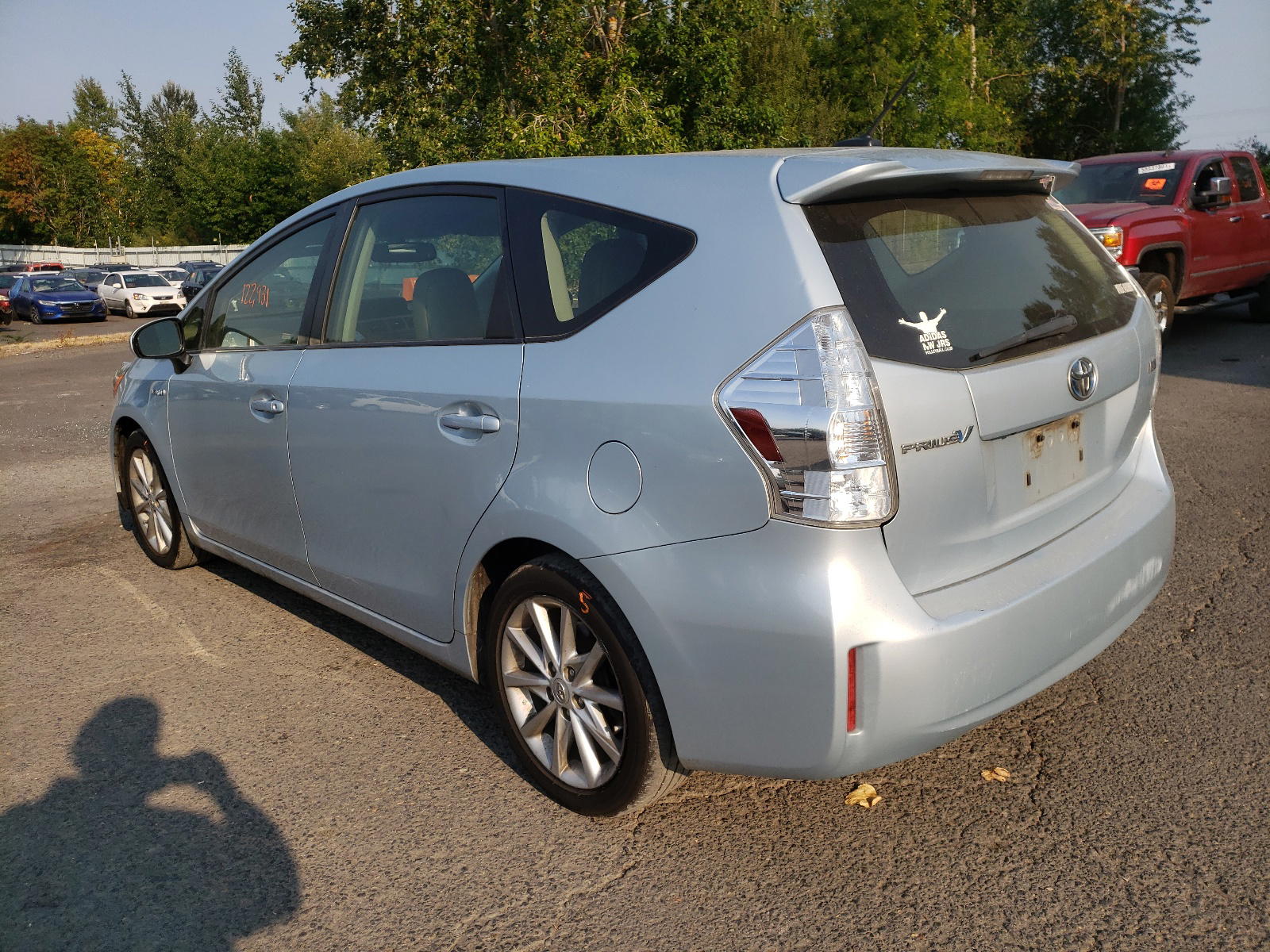 Photo 3 from auction – 2014 TOYOTA PRIUS V with VIN JTDZN3EU2E3363069