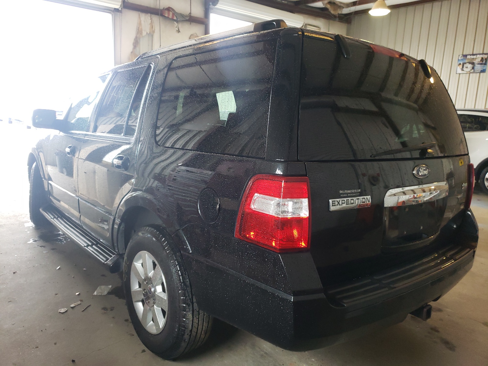 Photo 3 from auction – 2010 FORD EXPEDITION with VIN 1FMJU1K57AEB72596