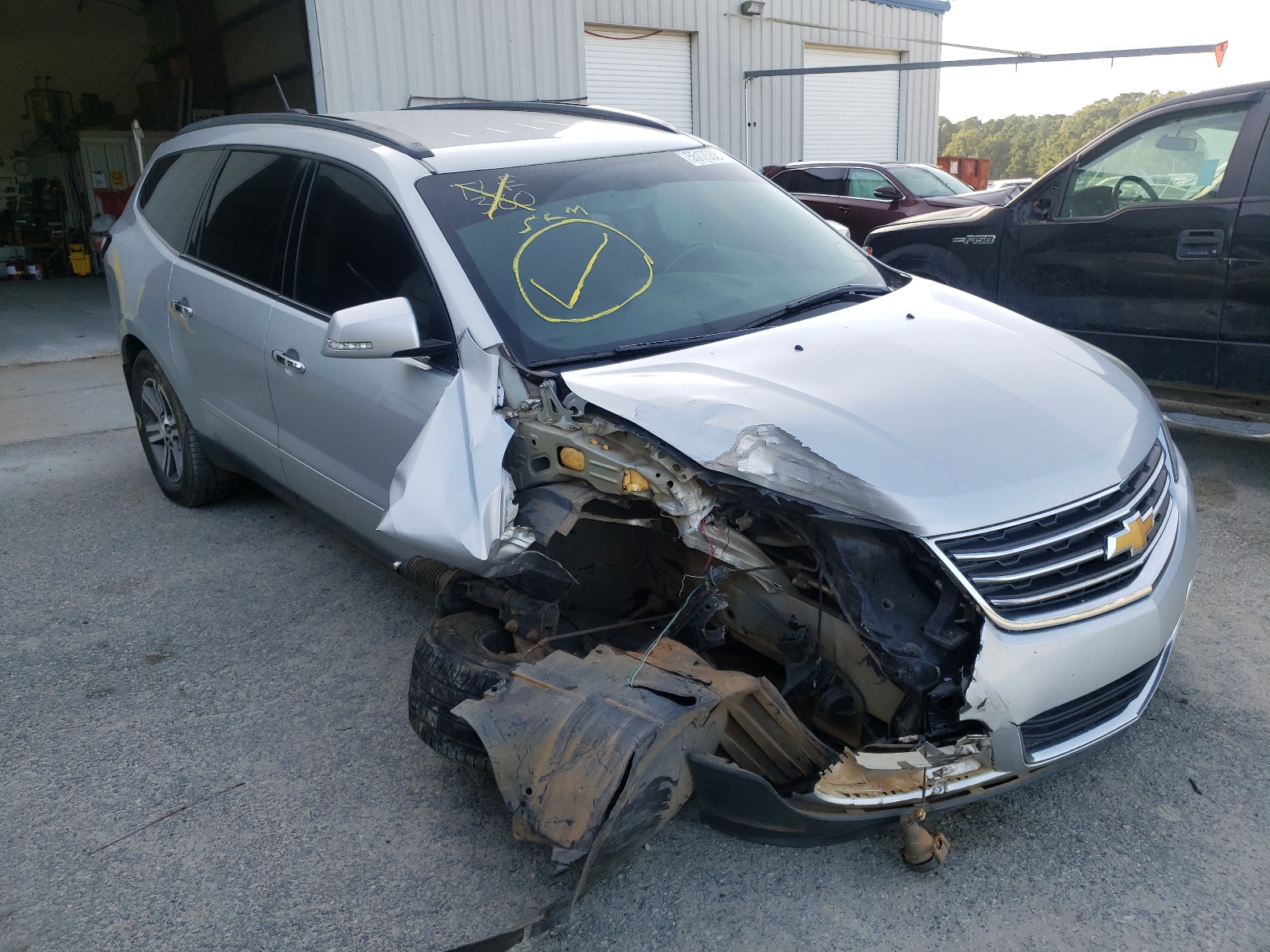 CHEVROLET TRAVERSE L 2017 with VIN 1GNKRGKD7HJ190688 - Photo from auction