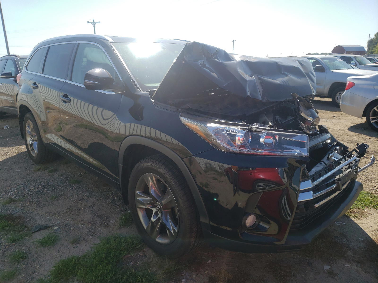TOYOTA HIGHLANDER 2017 with VIN 5TDDZRFH2HS387071 - Photo from auction